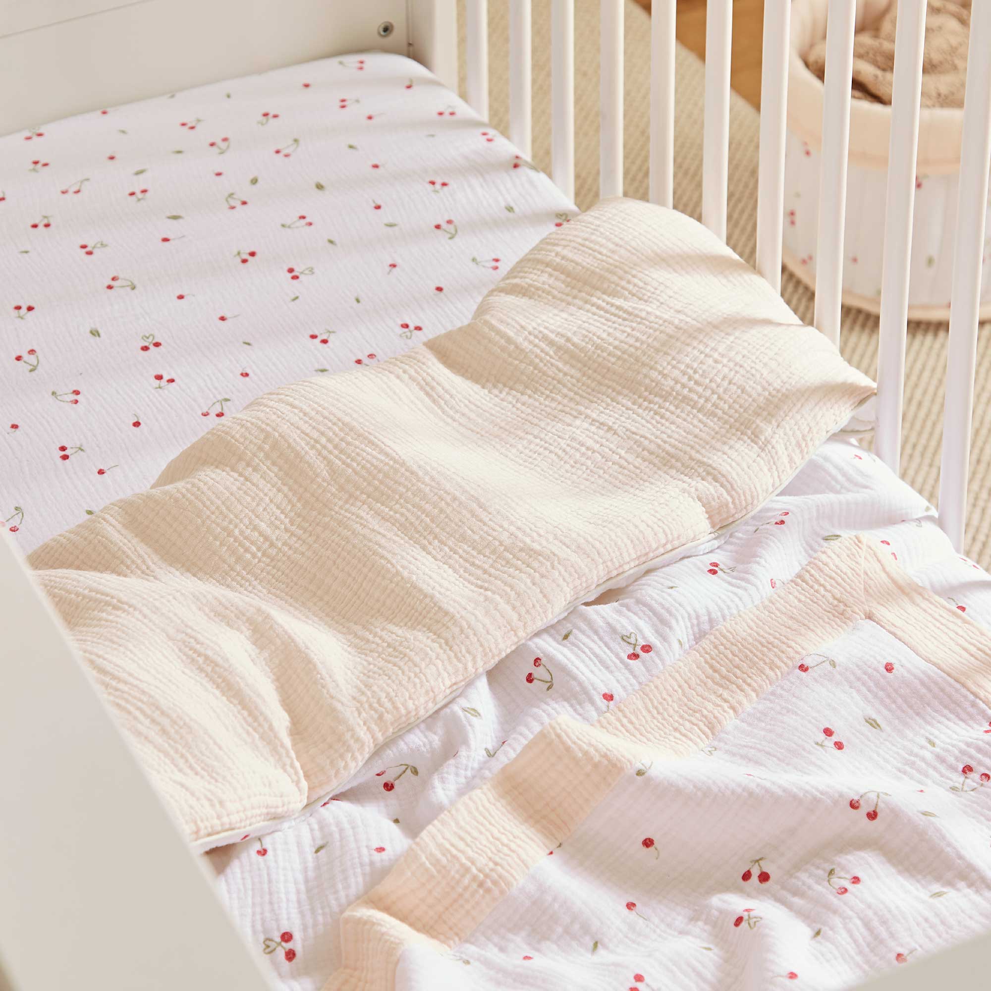 CuddleCo 4pc Cot Bed Bedding Set in Ditsy Cherry