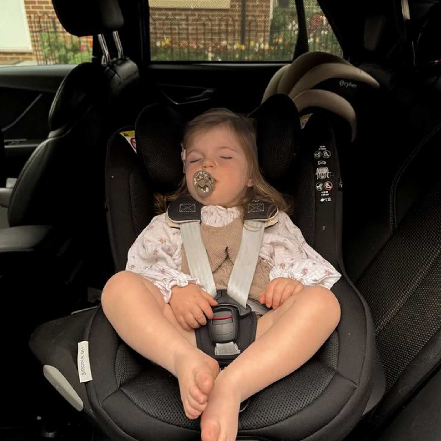 Cybex Sirona G i-Size - Moon Black Toddler Car Seats