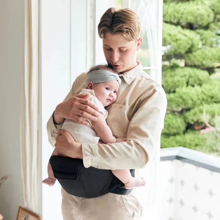 Ergobaby Alta 2-in-1 Hip Seat & Carrier in Onyx Black Baby Carriers BCHIPSFMONYX 1220000209909