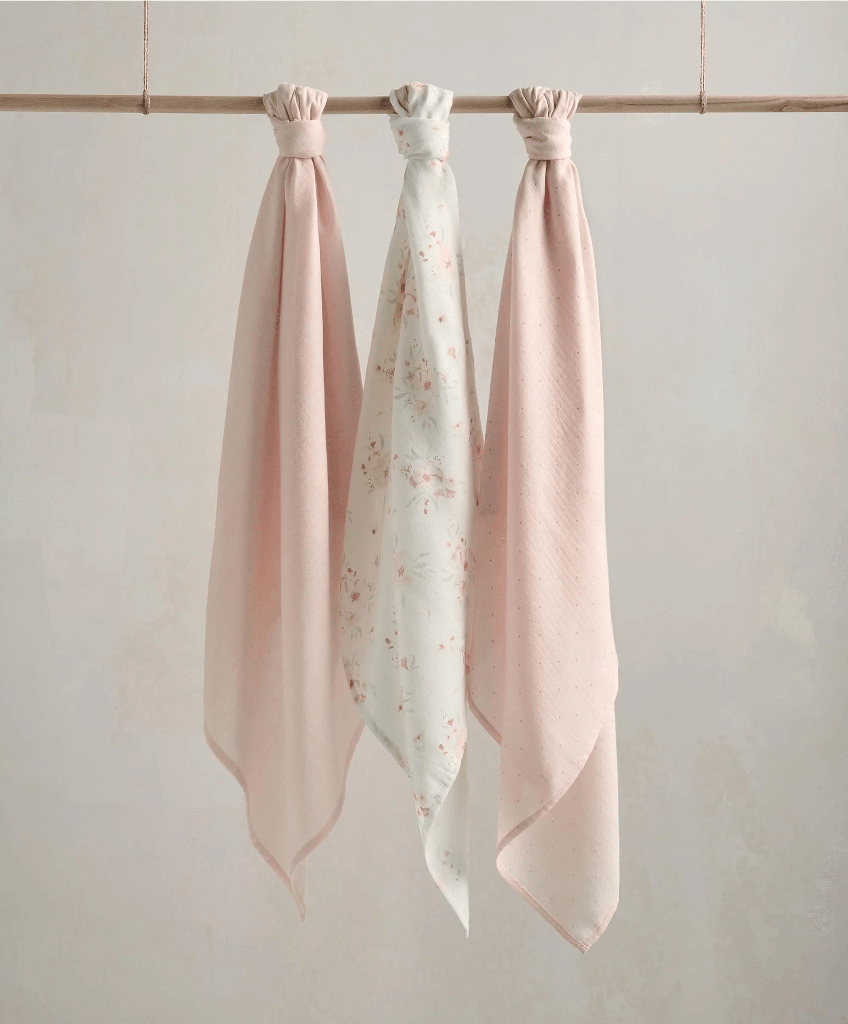 Mamas & Papas 3pk Muslin Squares Large Floral Muslins & Swaddling 7233X1600 5057232013372