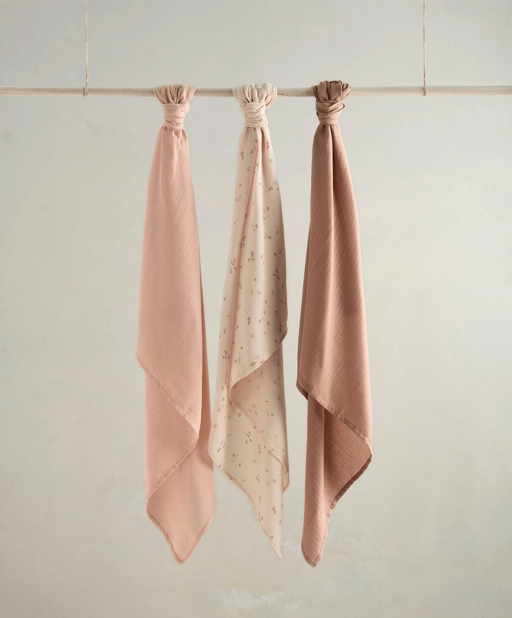 Mamas & Papas 3pk Muslin Squares Large Wildflower Muslins & Swaddling 7231RT700 5063229085116