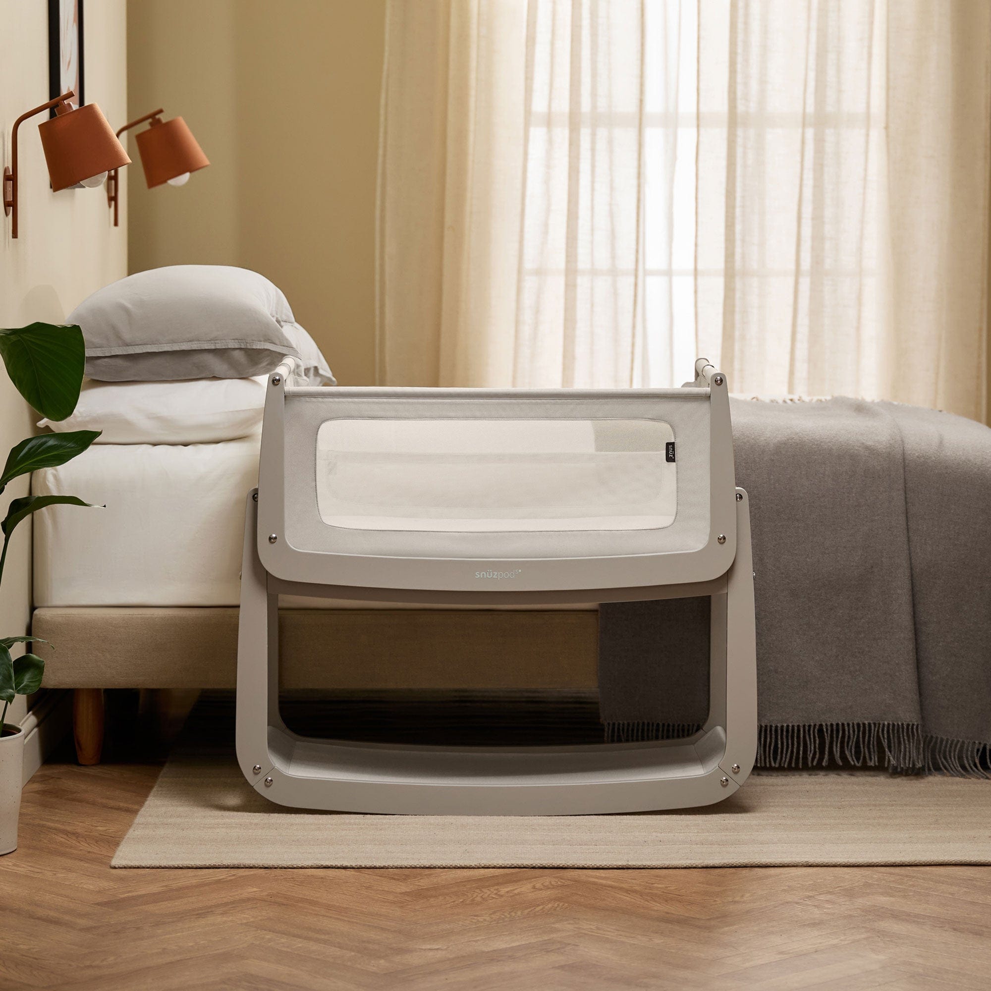 SnuzPod 5 Bedside Crib in Pebble Cribs
