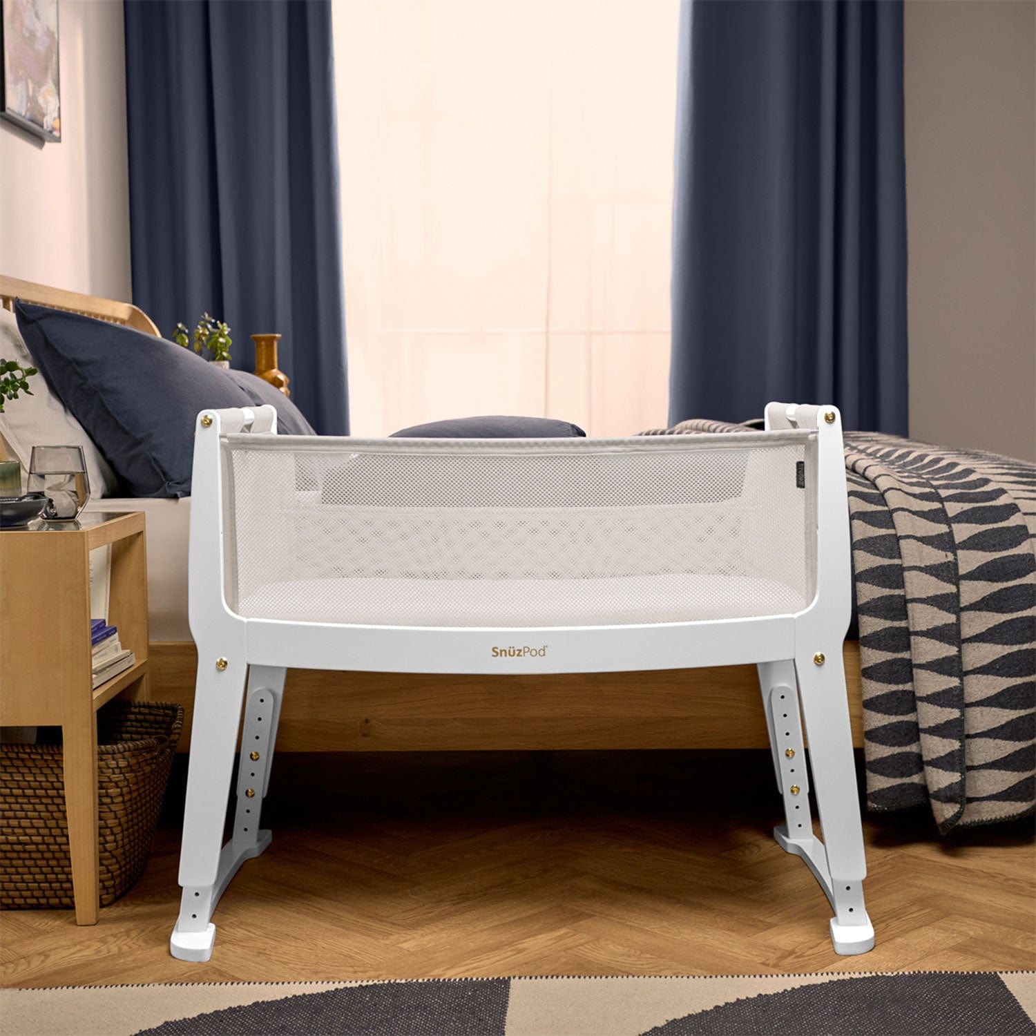 SnuzPod Studio Bedside Crib in Paris White Cribs FN032B 5060730246999