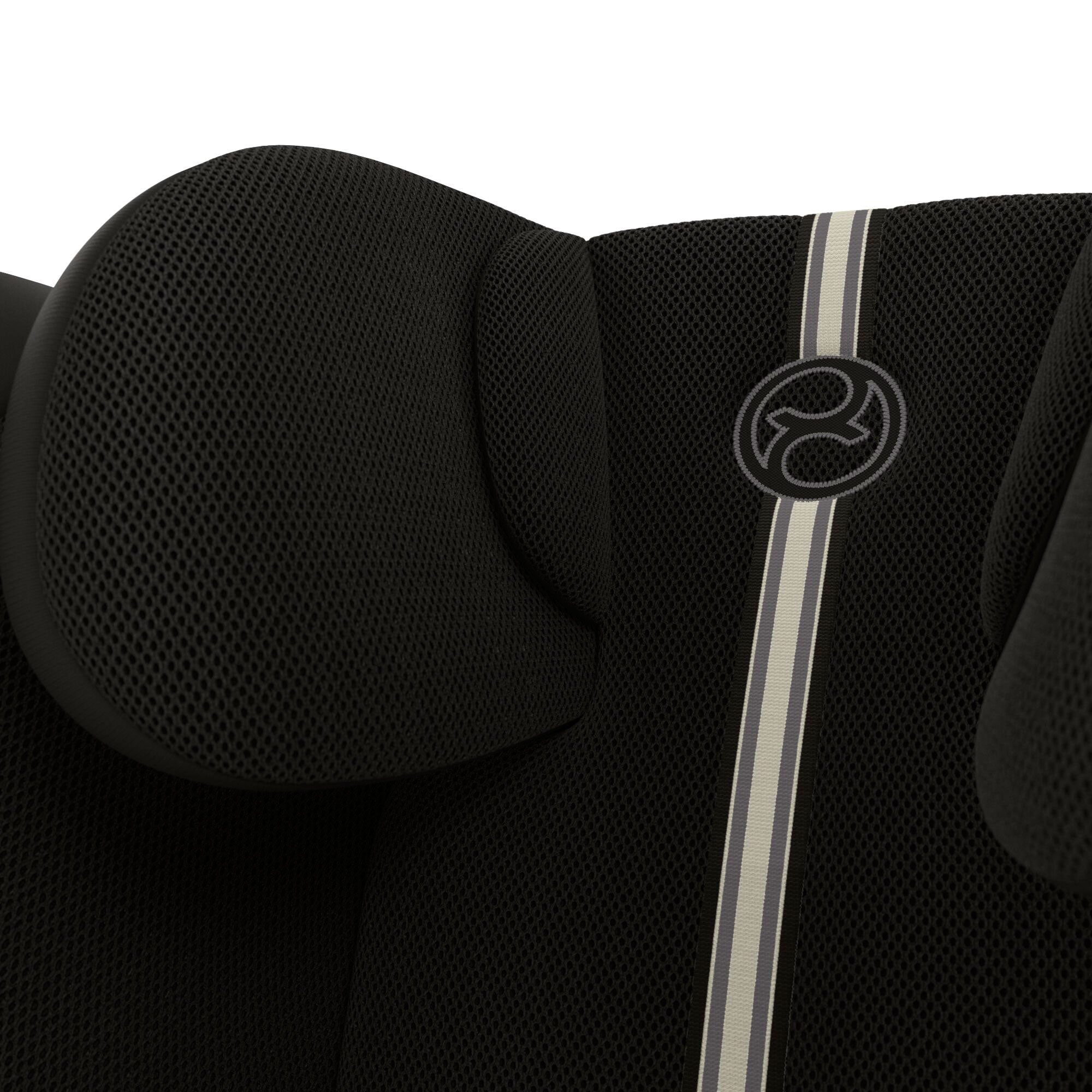 Cybex Pallas G3 Plus i-Size in Moon Black