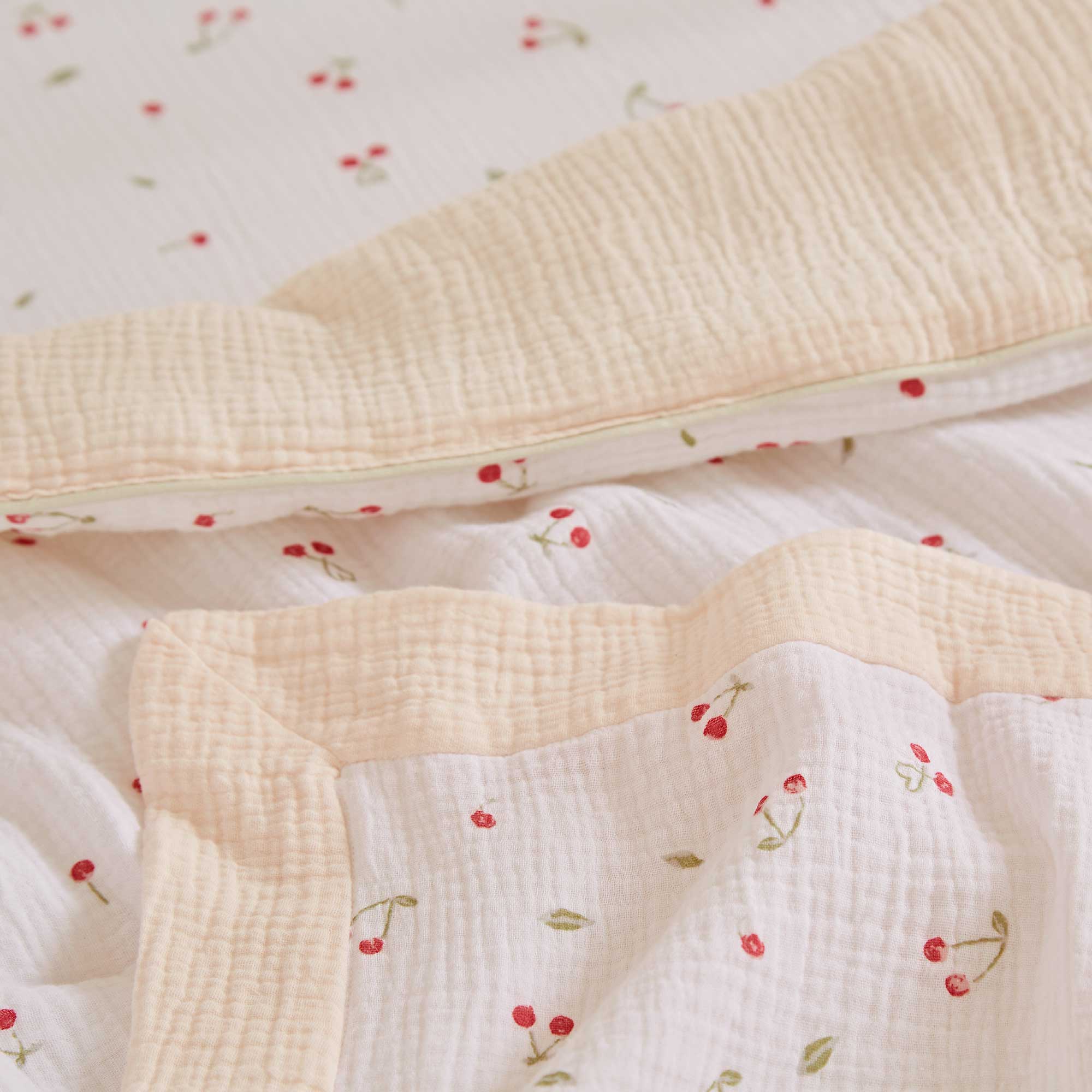 CuddleCo 4pc Cot Bed Bedding Set in Ditsy Cherry