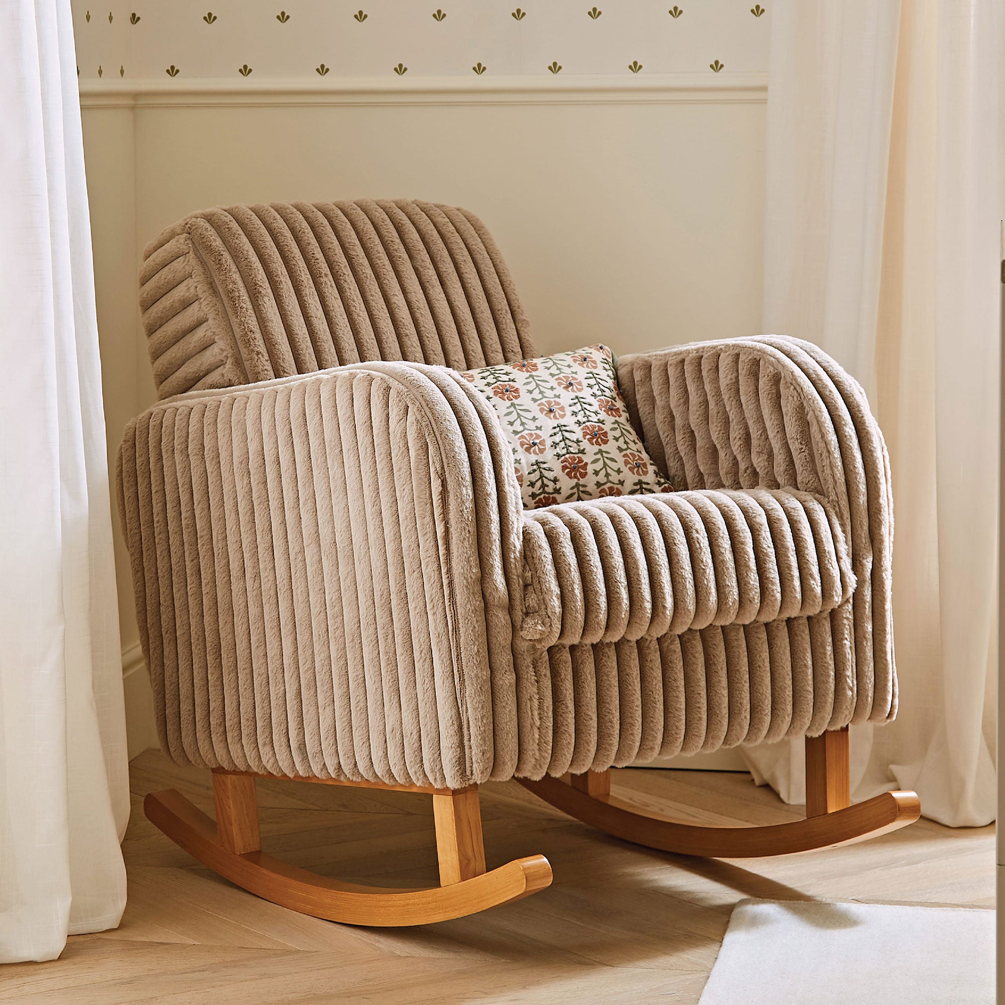 CuddleCo Etta Nursing Chair in Faux Fur Mink