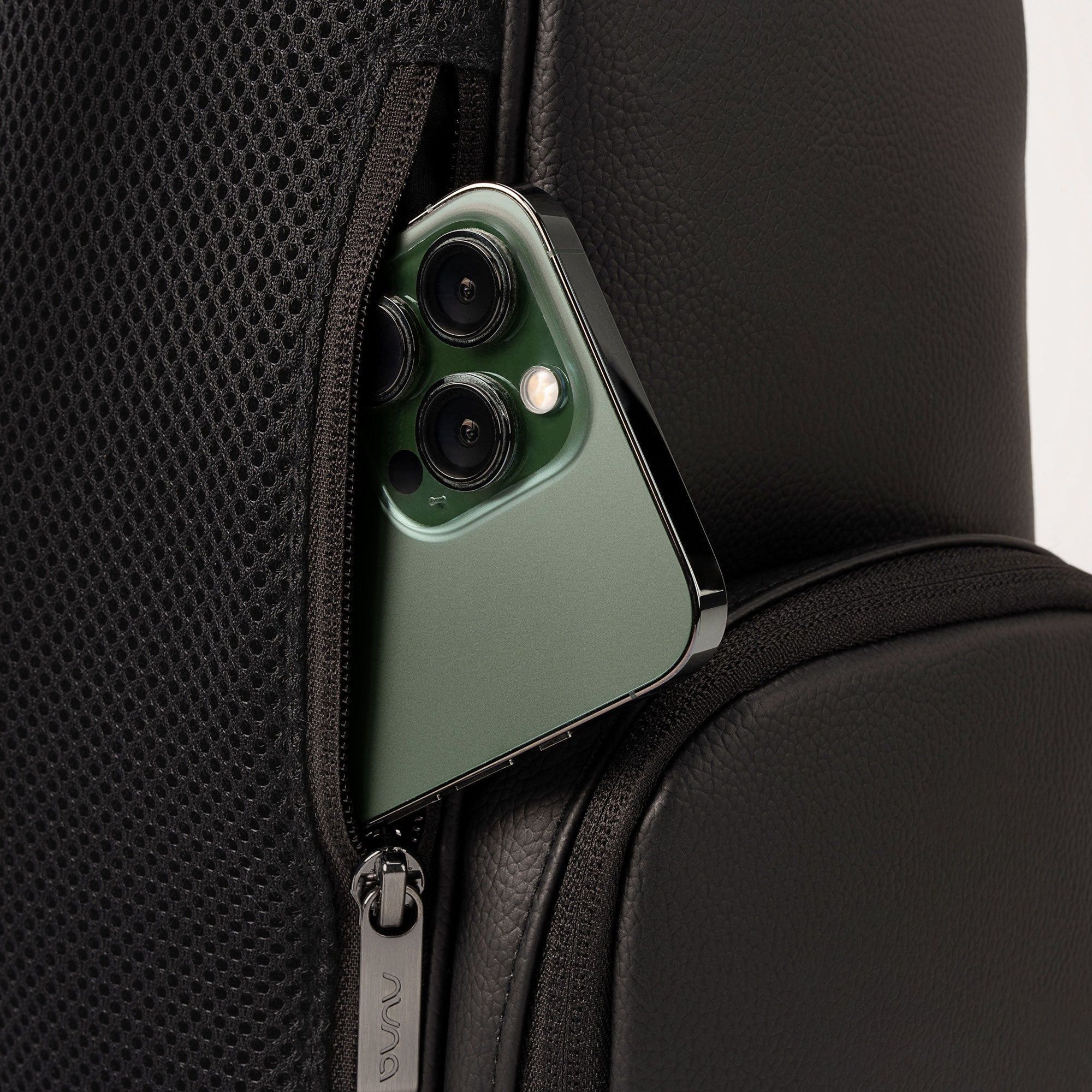 Nuna Essentials Bag in Caviar