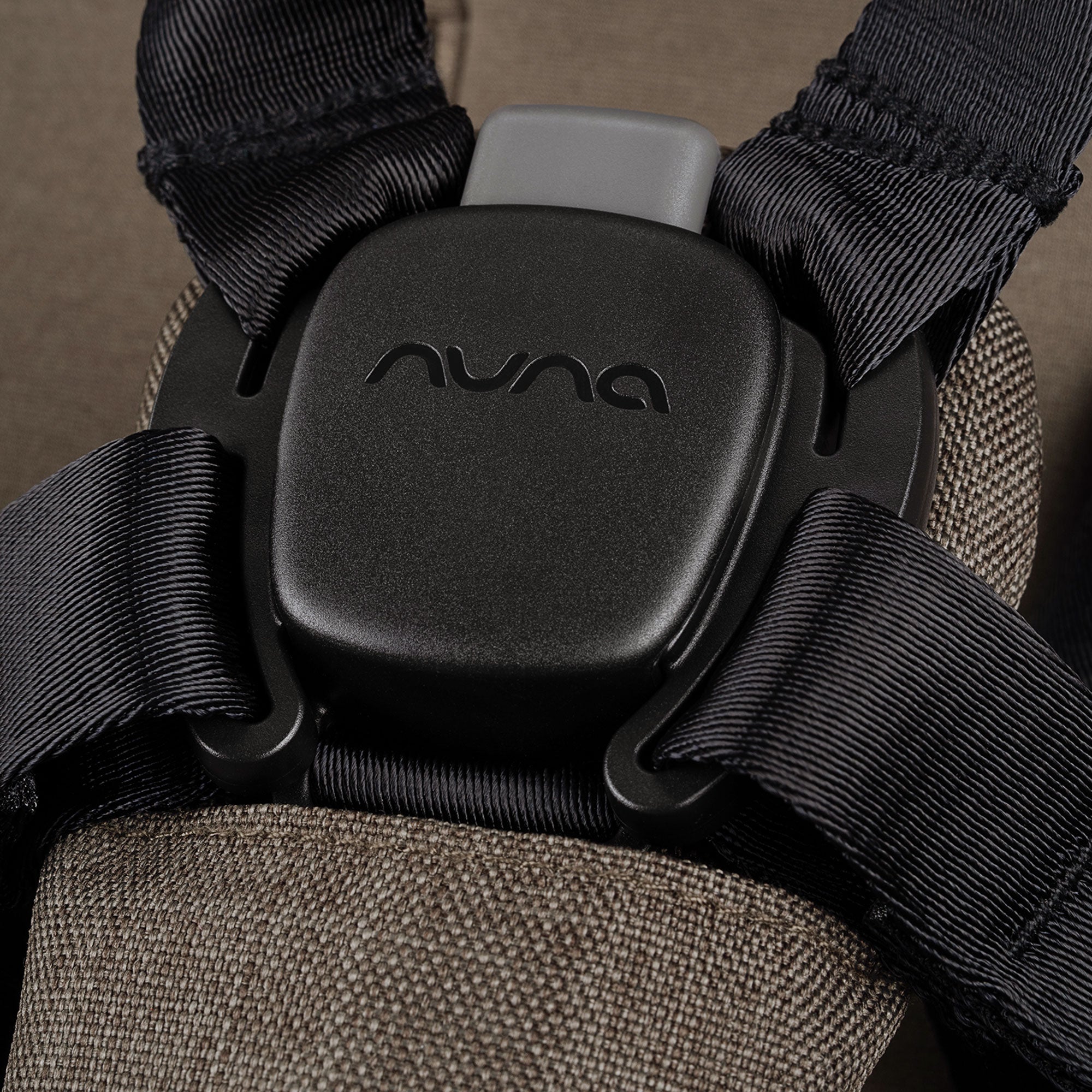 Nuna TRIV Next & ARRA Flex & BASE Curv Bundle in Pistachio