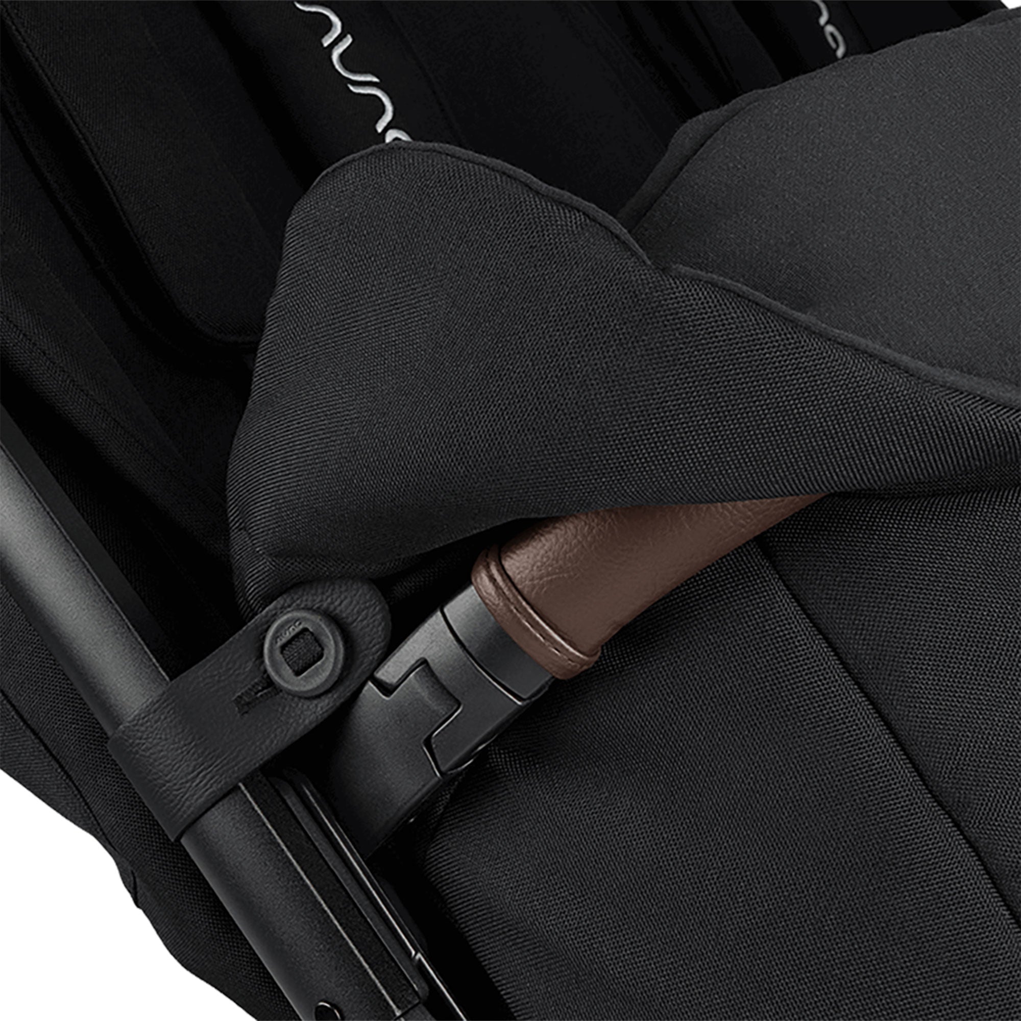 Nuna TRVL Dubl Footmuff in Caviar