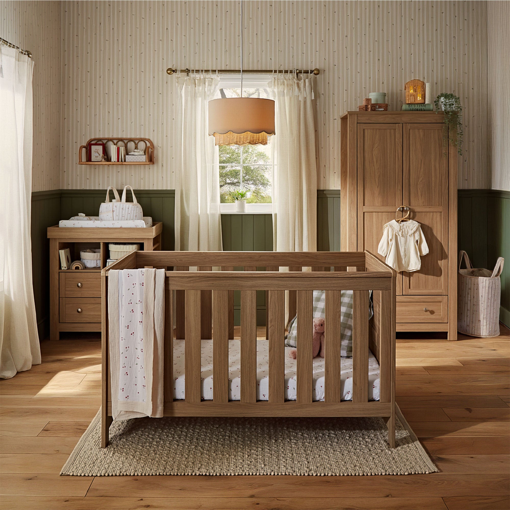 CuddleCo Burford 3 Piece Nursery Room Set in Oak