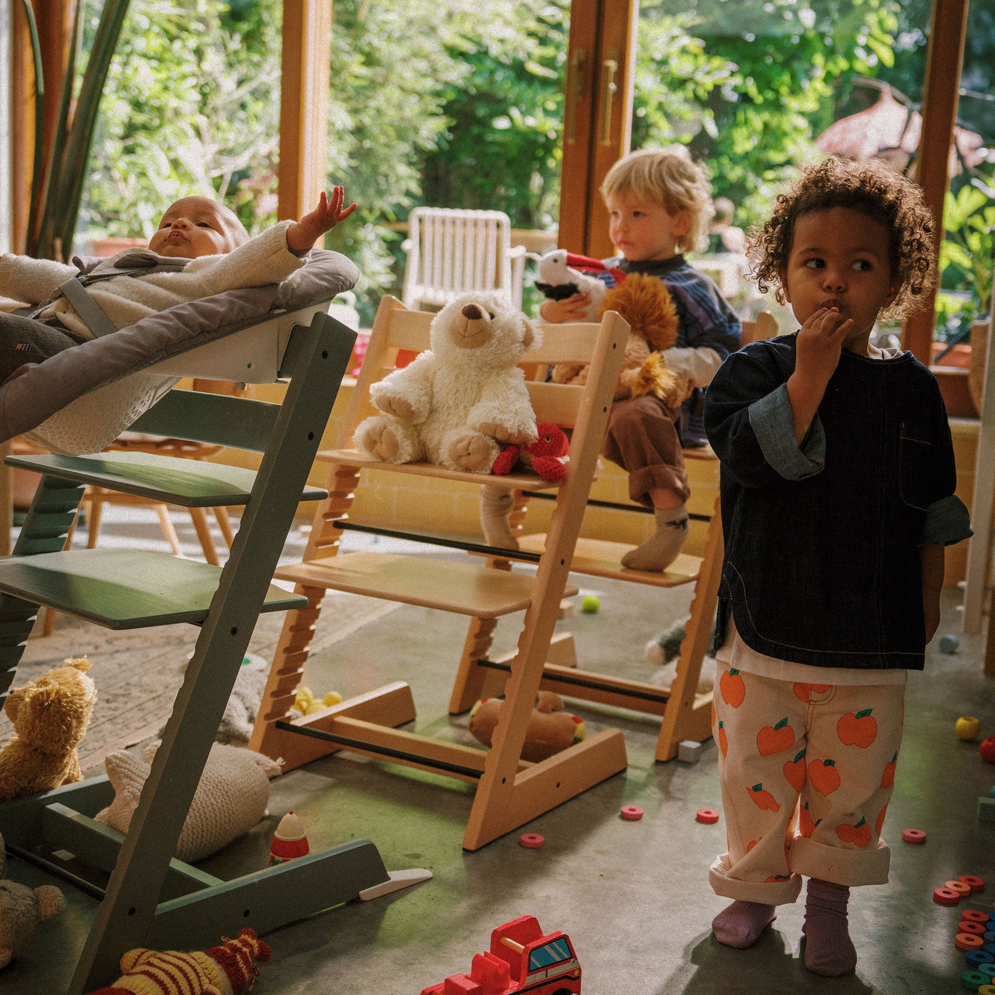 Stokke Trip Trapp Highchair Newborn & Baby Set Bundle in Vanilla White