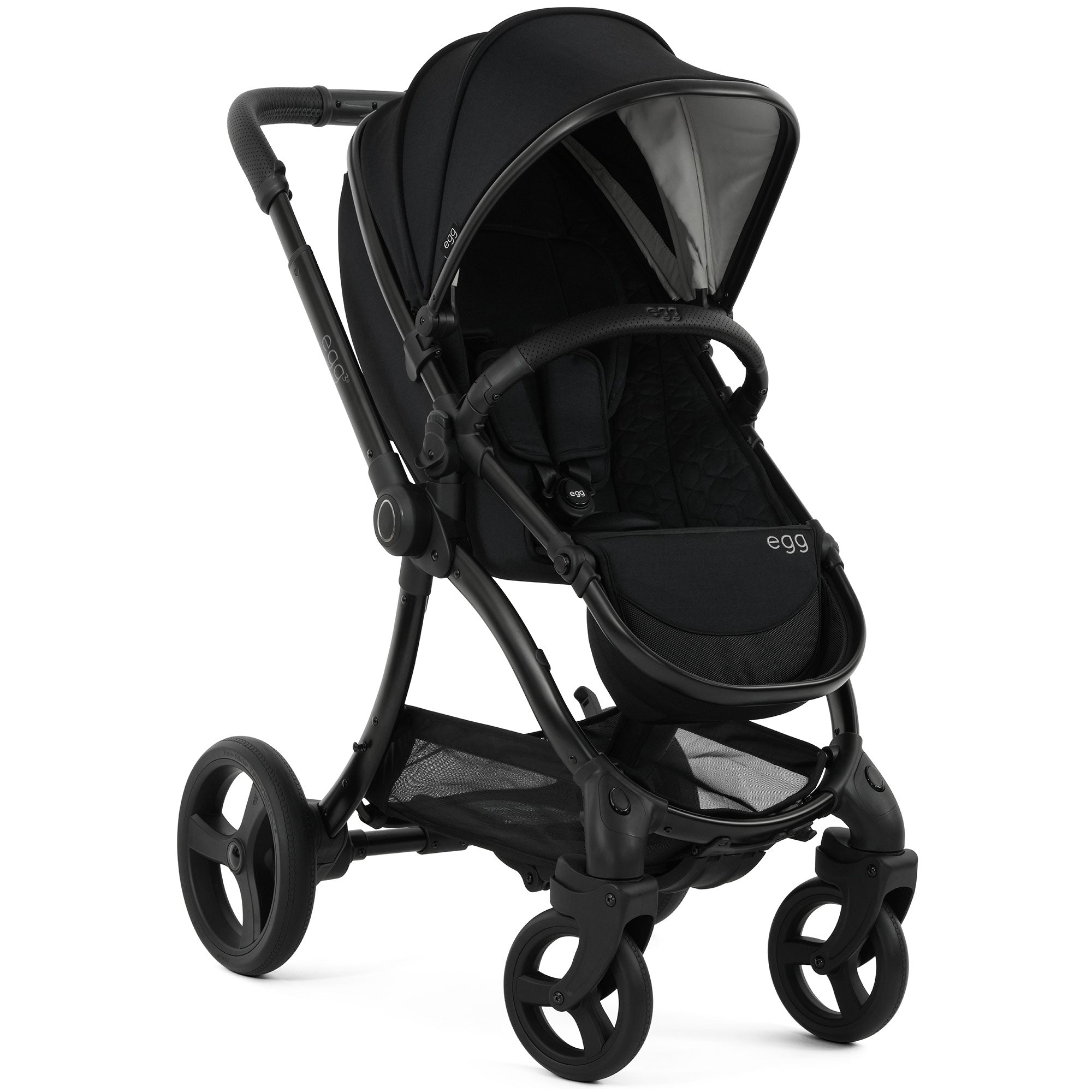 egg3 Luxury Maxi-Cosi Travel System Bundle in Panther