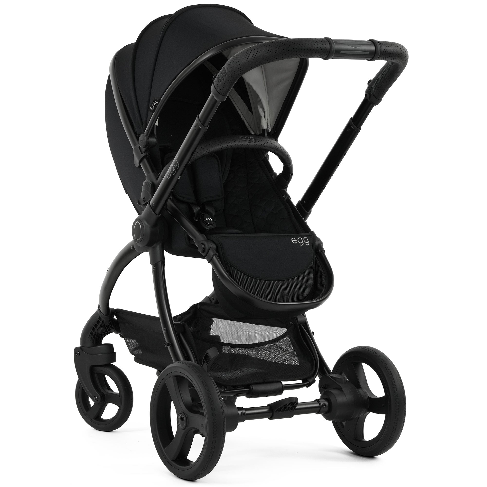 egg3 Luxury Maxi-Cosi Travel System Bundle in Panther