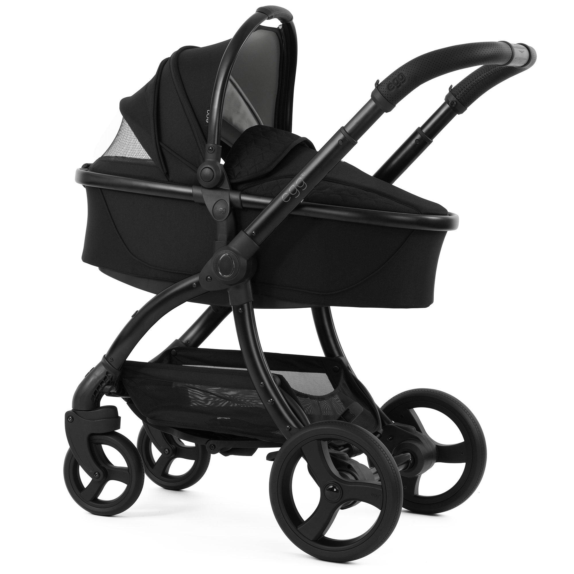 egg3 Luxury Maxi-Cosi Travel System Bundle in Panther