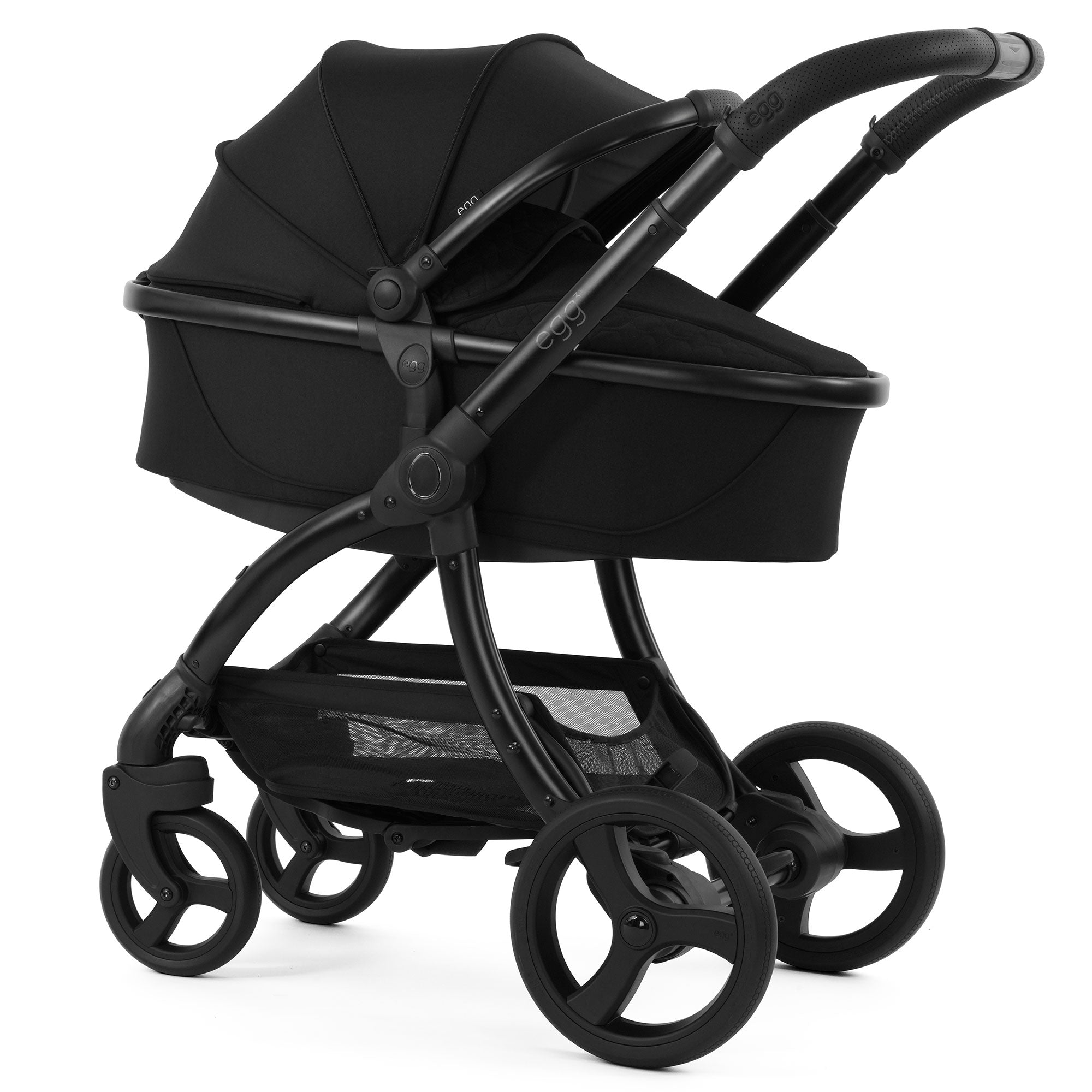 egg3 Luxury Maxi-Cosi Travel System Bundle in Panther
