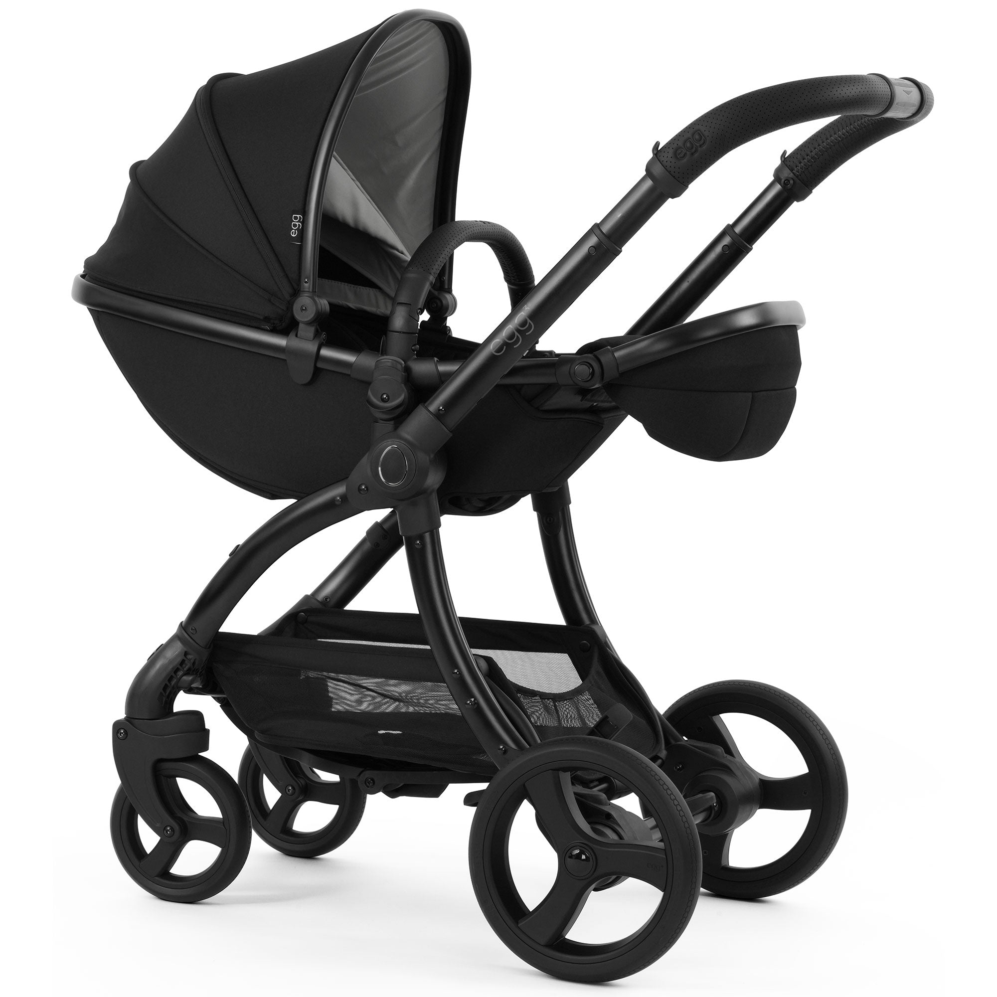 egg3 Luxury Maxi-Cosi Travel System Bundle in Panther