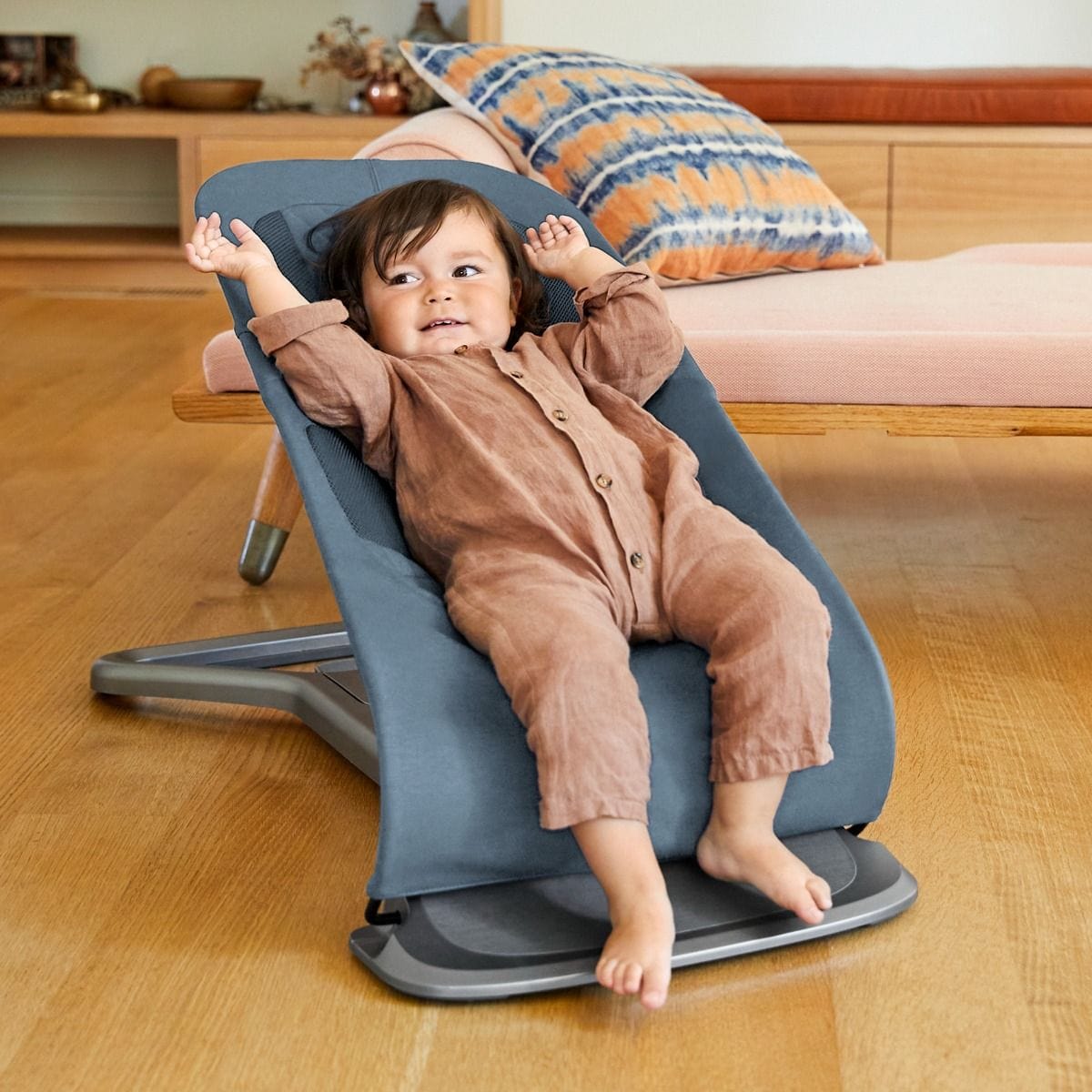 ErgoBaby Evolve Bouncer in Oxford Blue Rocking Bouncing Cradles EVLBNCOXBLUUK 1220000209466