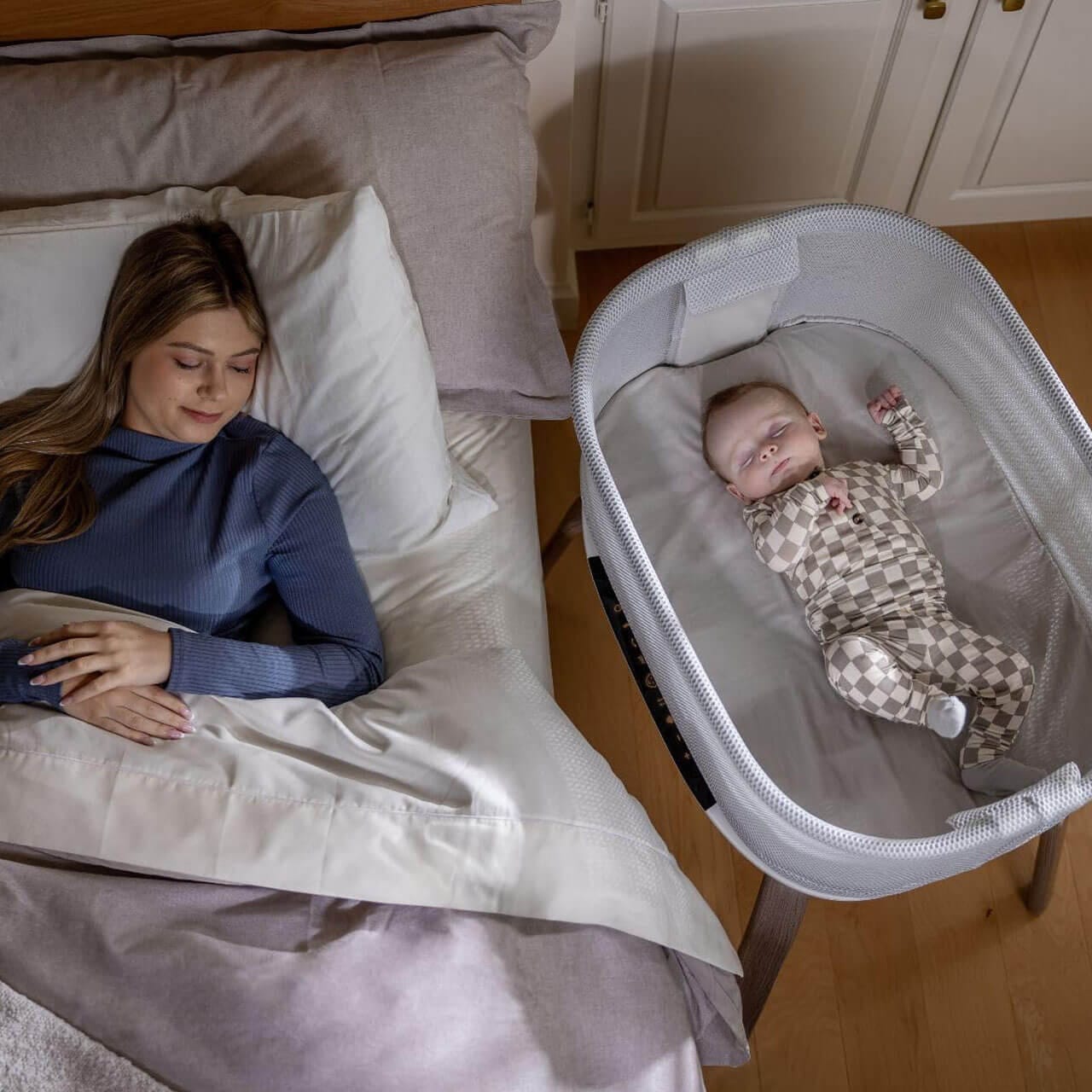 Graco Eluma Nest Bedside Crib in Luna Cribs 9AU999LUNEU 5060624774515