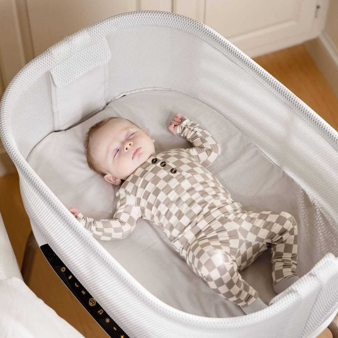 Graco Eluma Nest Bedside Crib in Luna Cribs 9AU999LUNEU 5060624774515