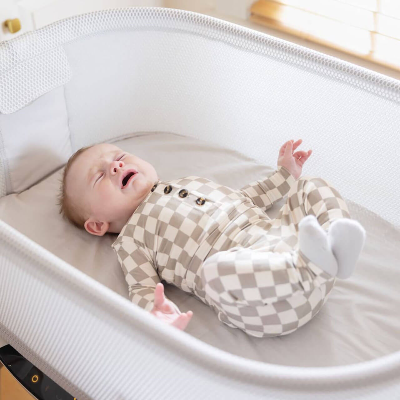 Graco Eluma Nest Bedside Crib in Luna Cribs 9AU999LUNEU 5060624774515