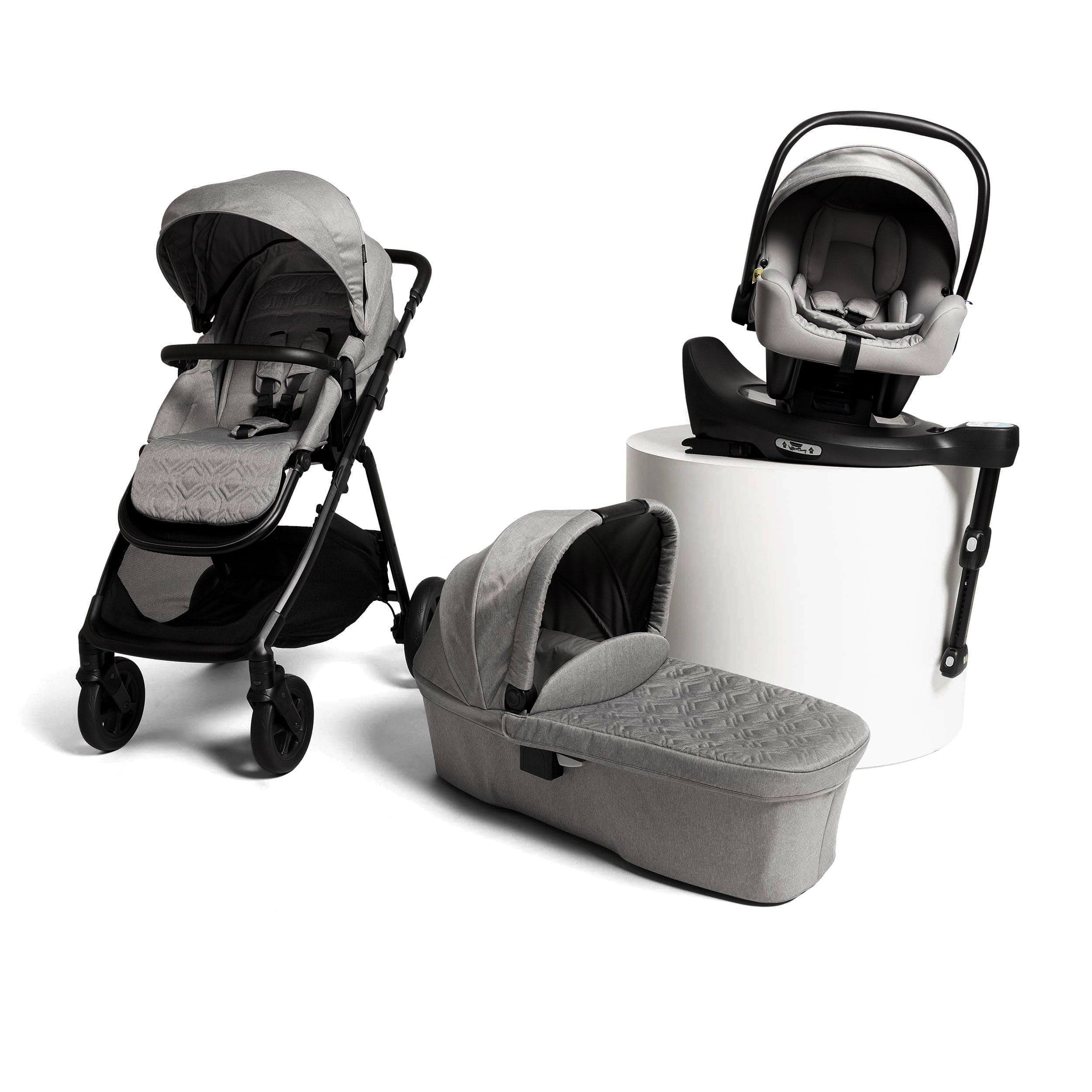 Graco Near2Me DLX Trio (Pushchair, Carrycot, Snuglite & Snugturn) in Ash/Black Travel Systems Z2BGN2ME1006UK 5056080617336