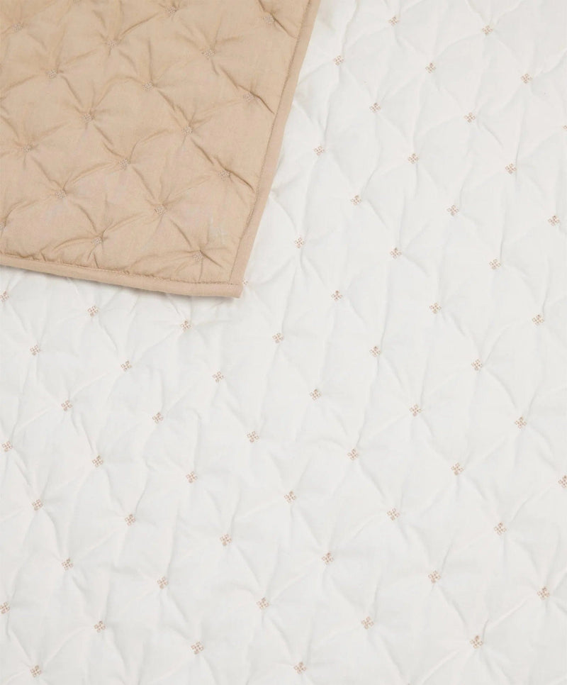 Mamas & Papas Welcome to the World Cotbed Quilt in Seedling Cot & Cot Bed Quilts 704103400