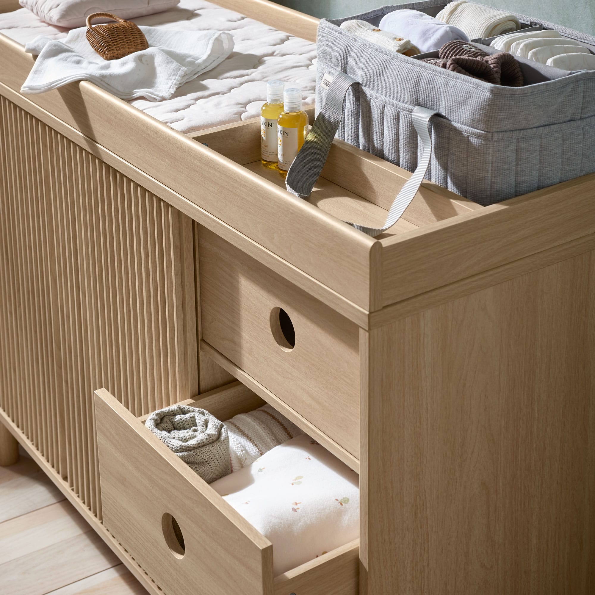 Mamas & Papas Oska 2 Piece Wide Roomset in Natural Oak Nursery Room Sets