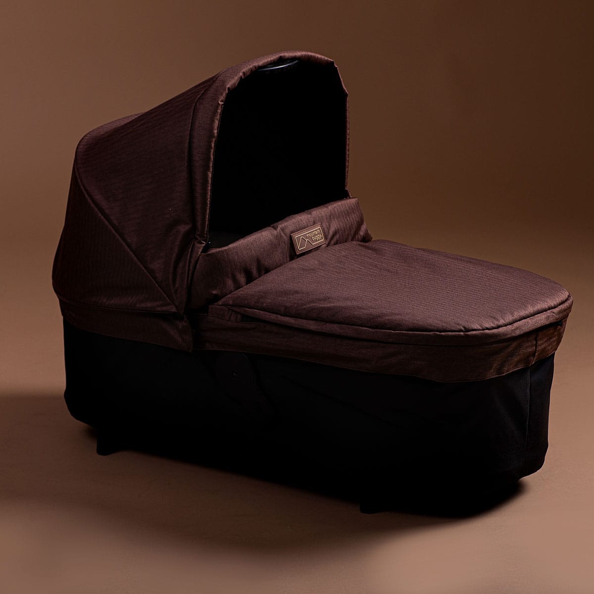 Mountain Buggy Carrycot Plus For Urban Jungle in Caviar Chassis & Carrycots mb-ccpuv4caviar 9420015782059