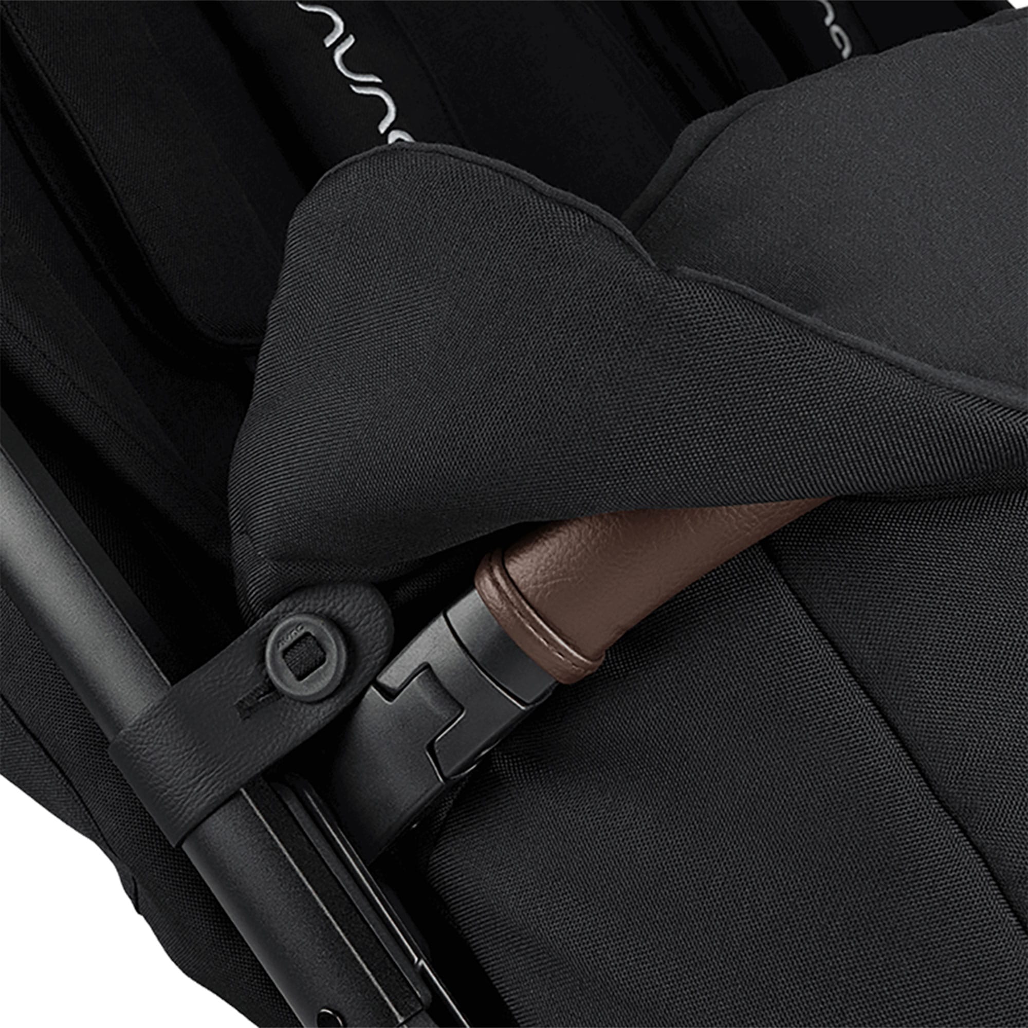 Nuna TRVL Dubl Footmuff in Caviar Baby Prams FT19800CVR 8721094542895