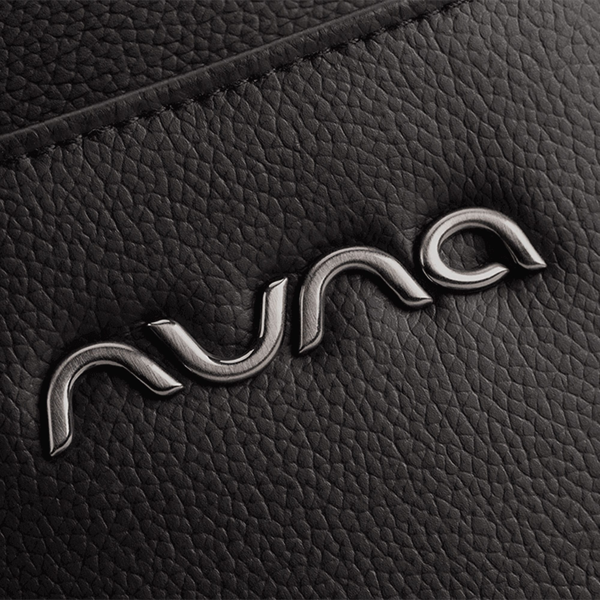Nuna Essentials Bag in Caviar Changing Bags DP20700CVR 8721094508495