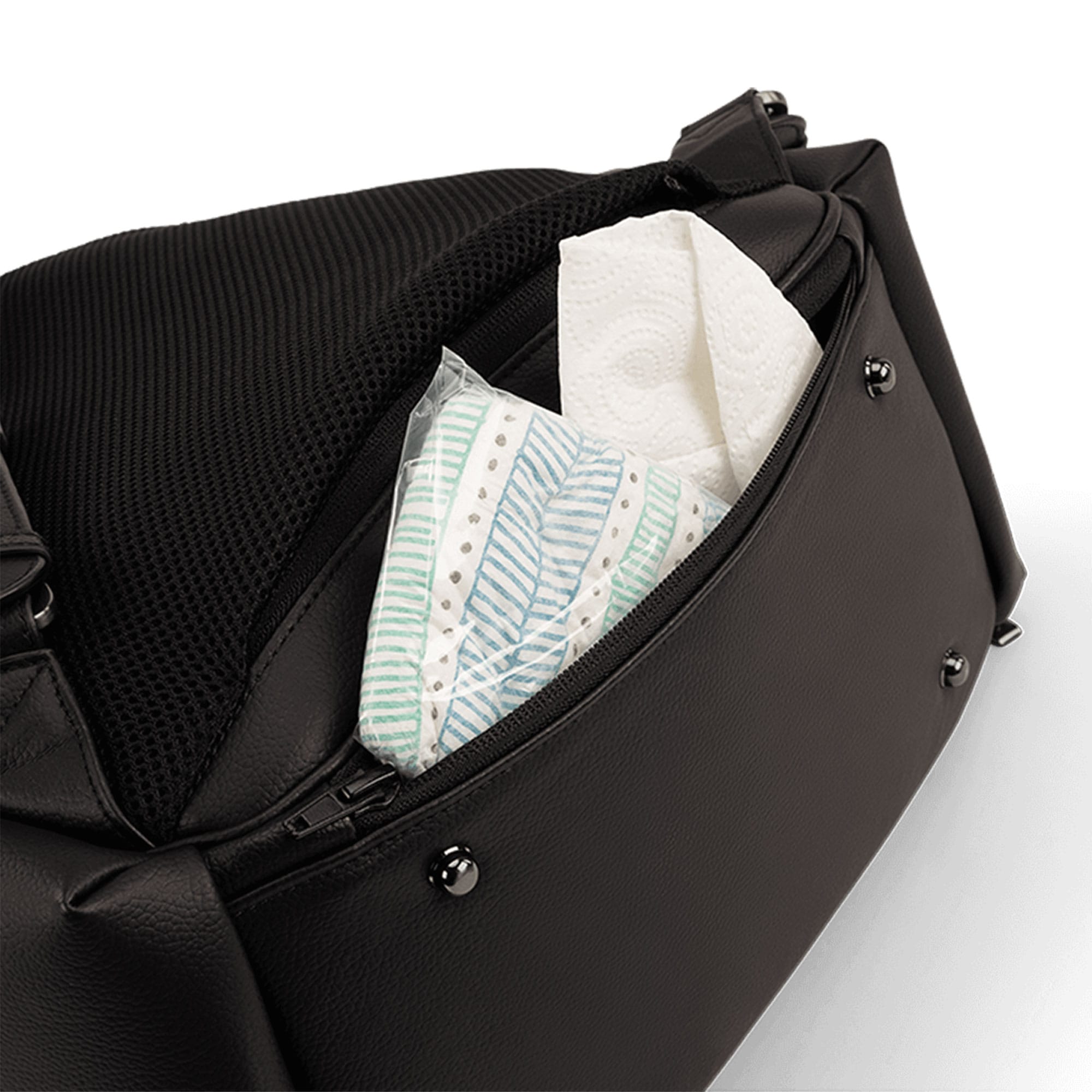 Nuna Essentials Bag in Caviar Changing Bags DP20700CVR 8721094508495