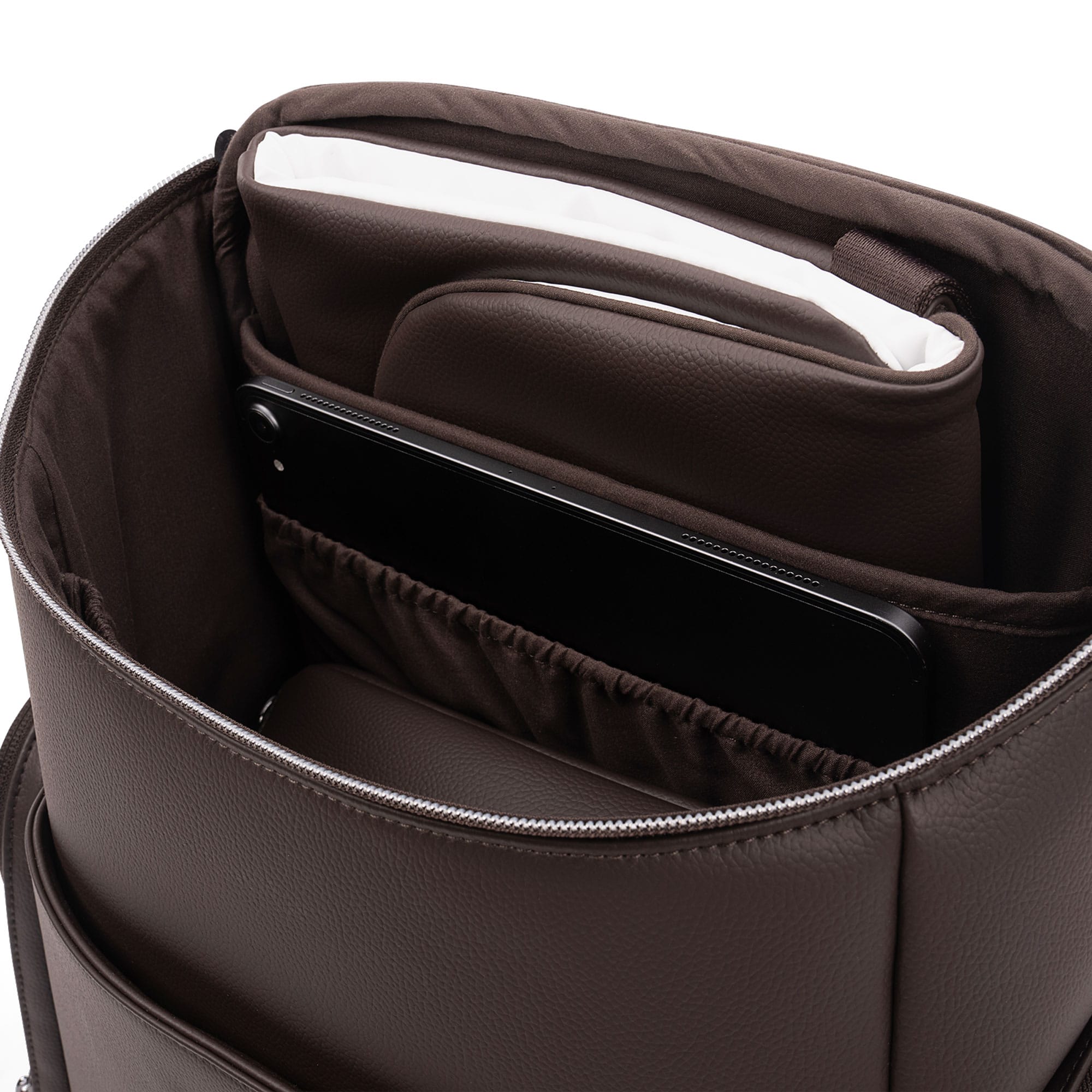 Nuna Essentials Bag in Cocoa Changing Bags DP20700CCA 8721094508532