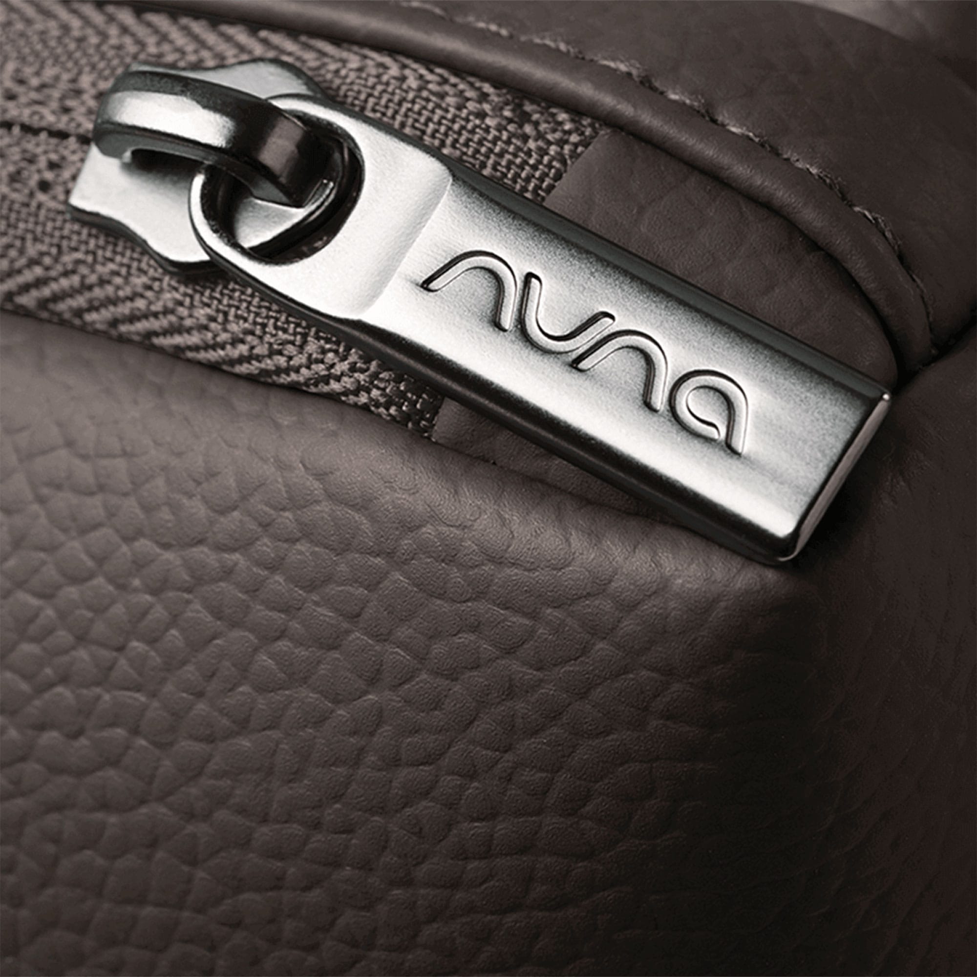 Nuna Essentials Bag in Thunder Changing Bags DP20700TND 8721094508518