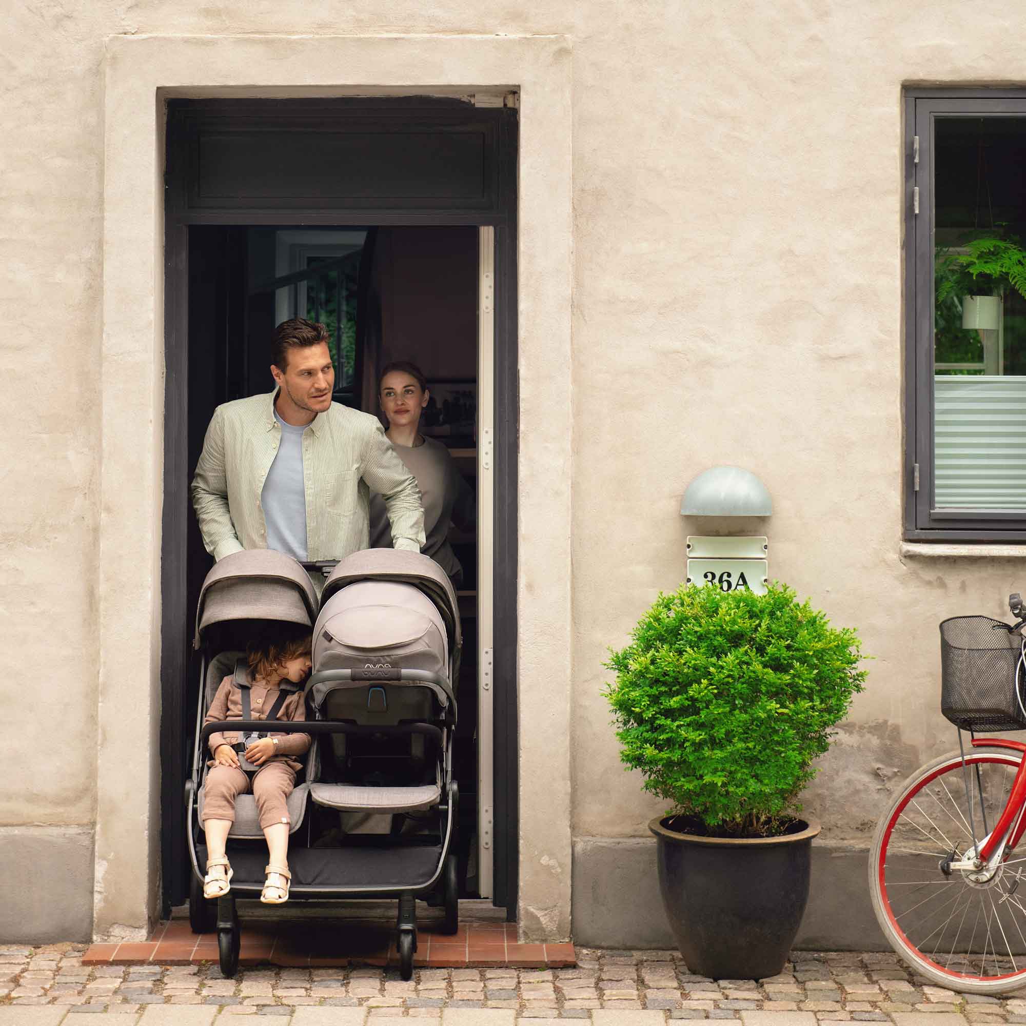 Nuna TRVL Dubl Stroller in Caviar
