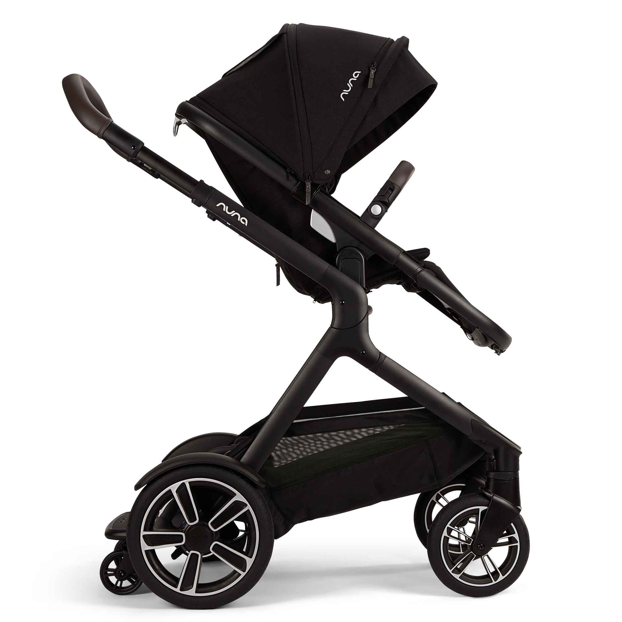 Nuna DEMI Next & PIPA Urbn Travel System in Caviar Travel Systems Z2BNDEMI1002UK 5056080617558