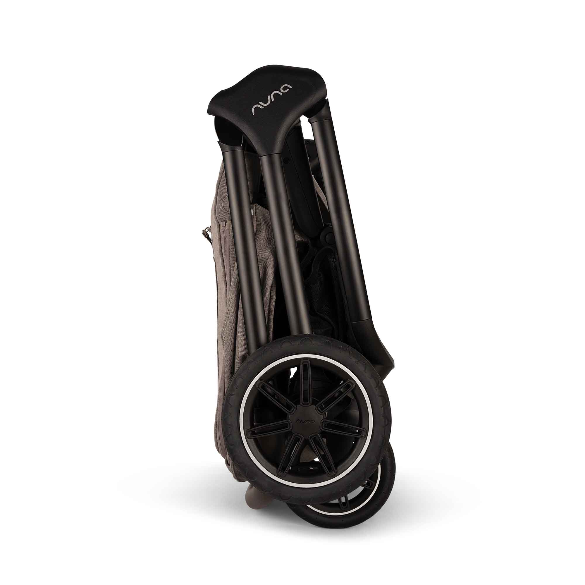 Nuna TRIV Next & ARRA Flex & BASE Curv Bundle in Cedar