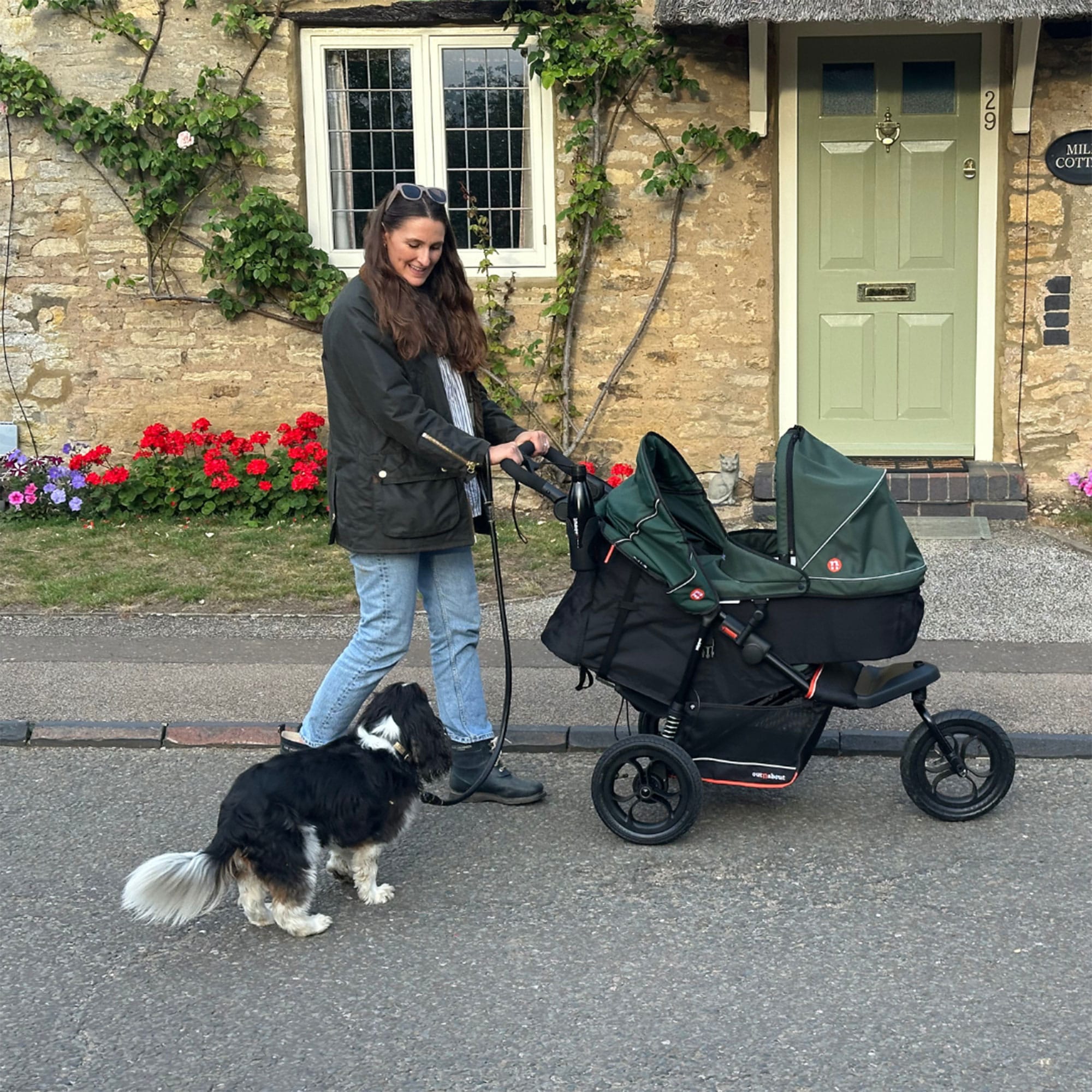 Out n About Nipper V6 Switch Newborn Bundle in Summit Black Double & Twin Prams ONANIP-01SWHBUNV6-SB 5060167549298