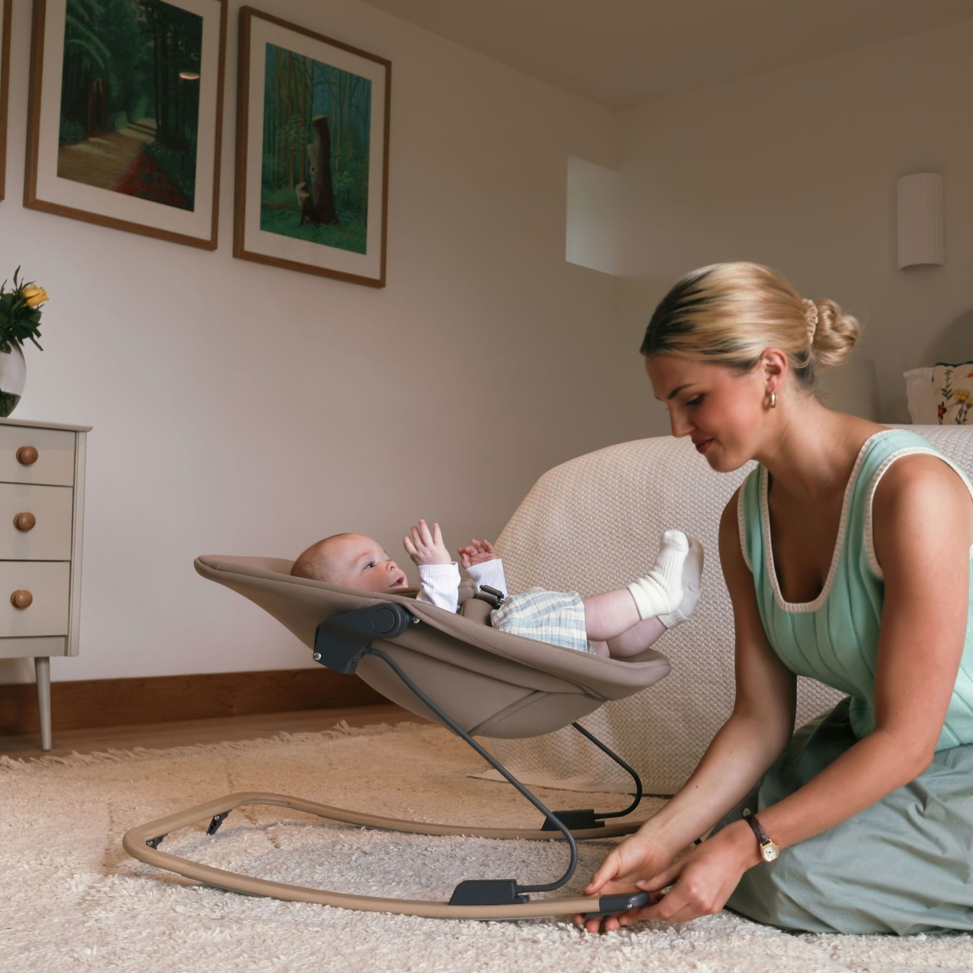 Silver Cross Nest & Nurture Highchair 4 in 1 Highchair & Baby Bouncer in Biscuit Baby Highchairs SX7052.BS 5055836935090