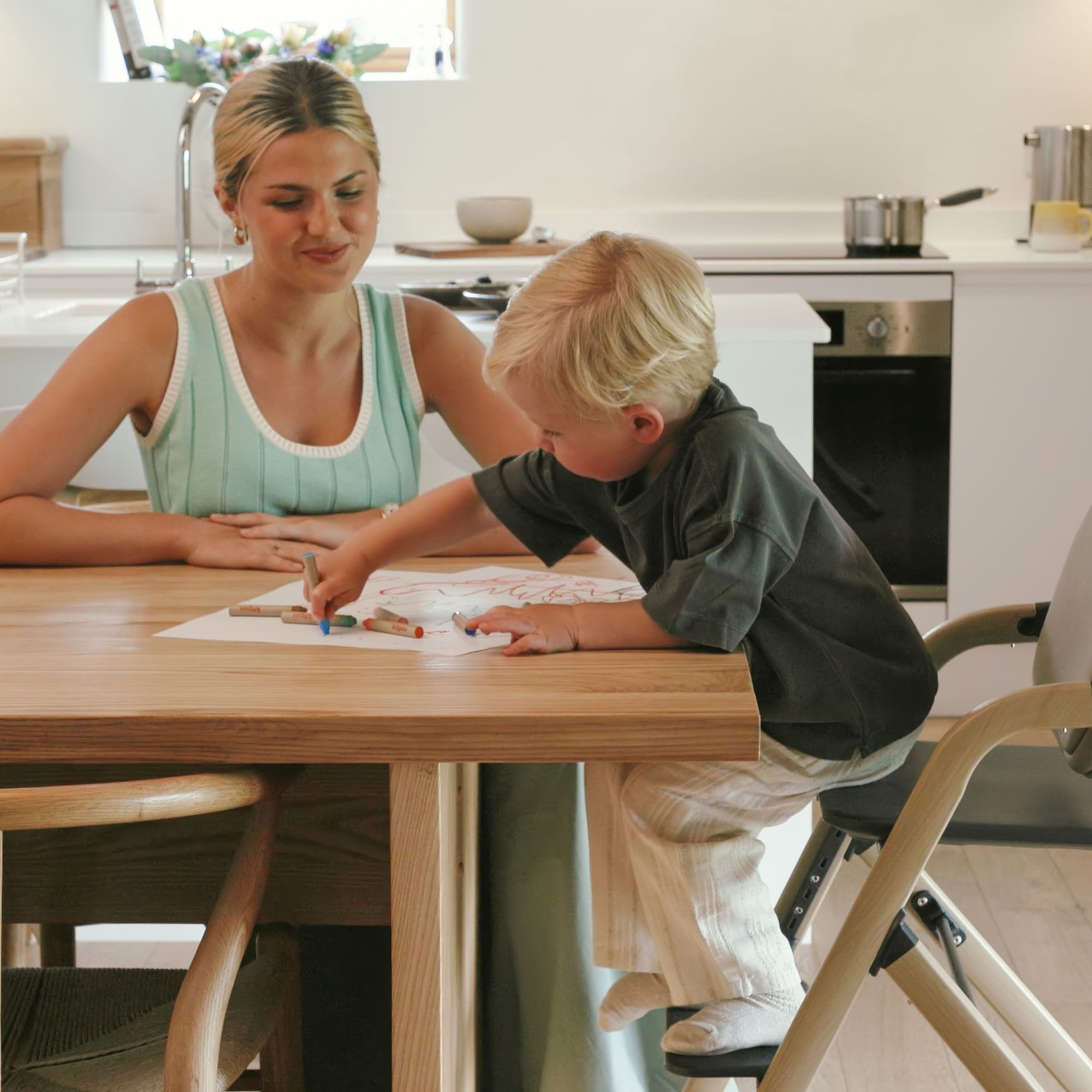 Silver Cross Nest & Nurture Highchair in Biscuit Baby Highchairs SX7051.BS 5055836935083