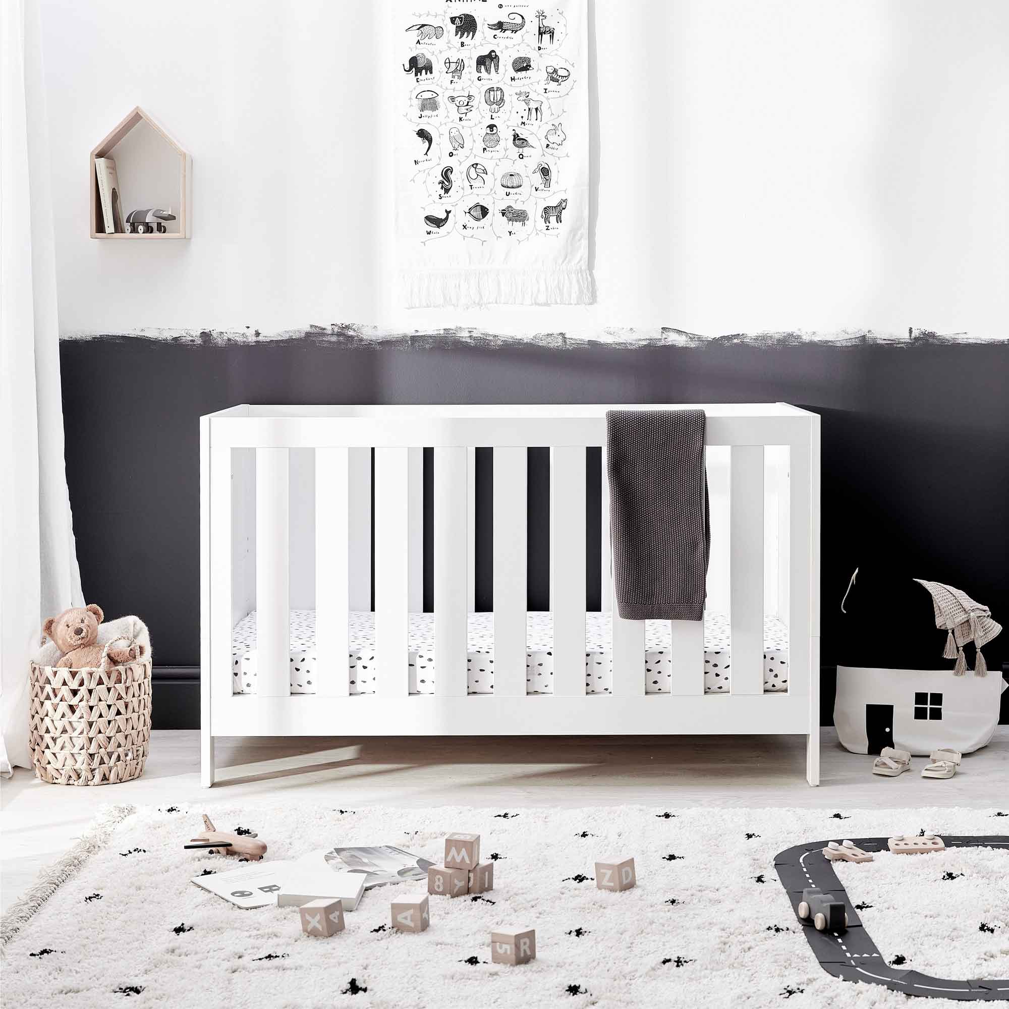 Silver Cross Finchley White Cot Bed Cot Beds SX8169 5055836924926