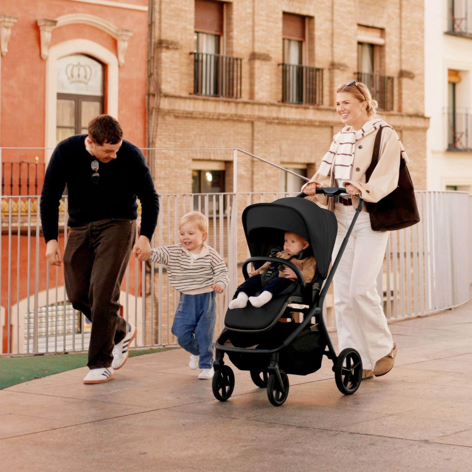 Silver Cross Breez Pushchair in Onyx Pushchairs & Buggies IB.OX1 5055836934055
