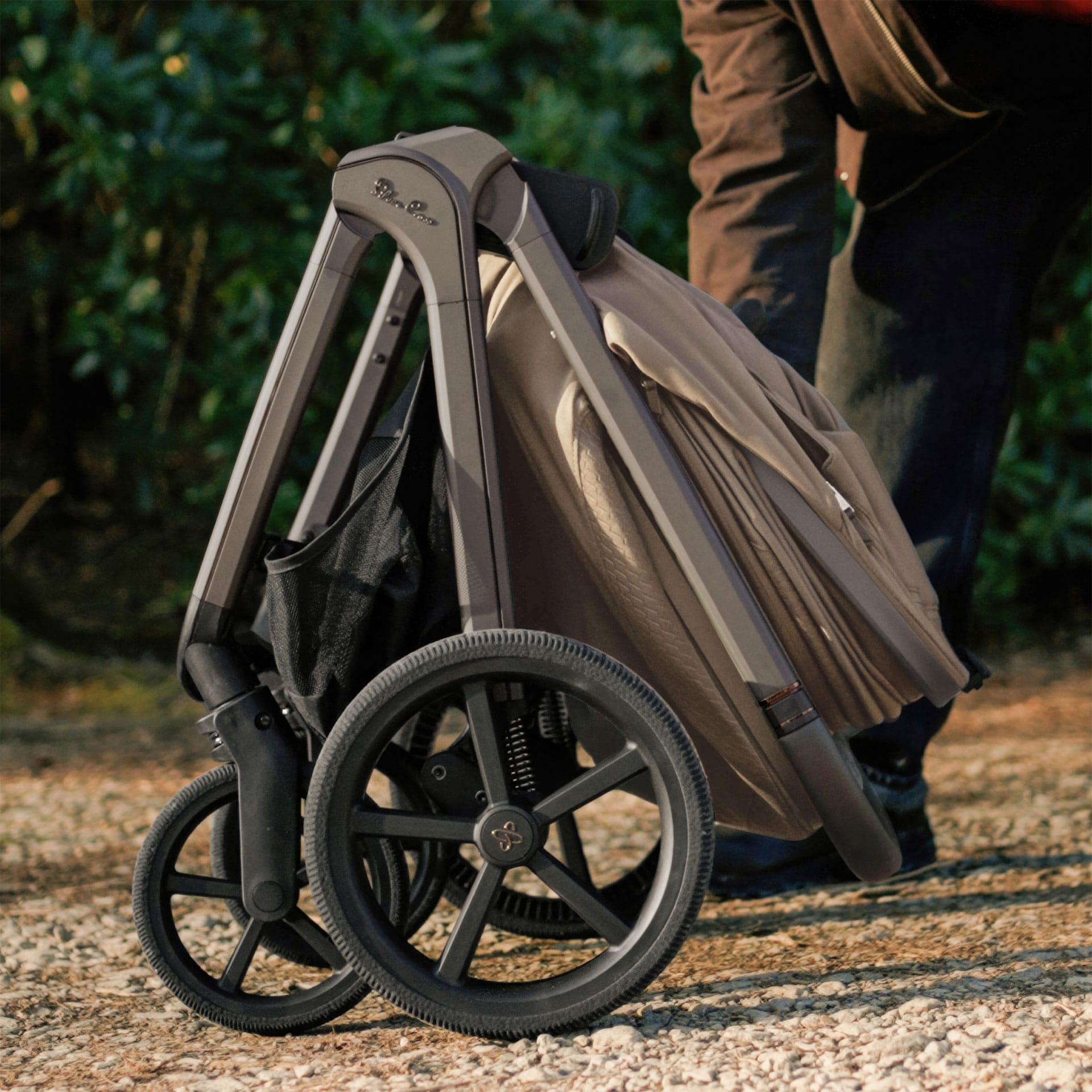 Silver Cross Cove 2 Ultimate 360 Family Bundle in Champagne Travel Systems