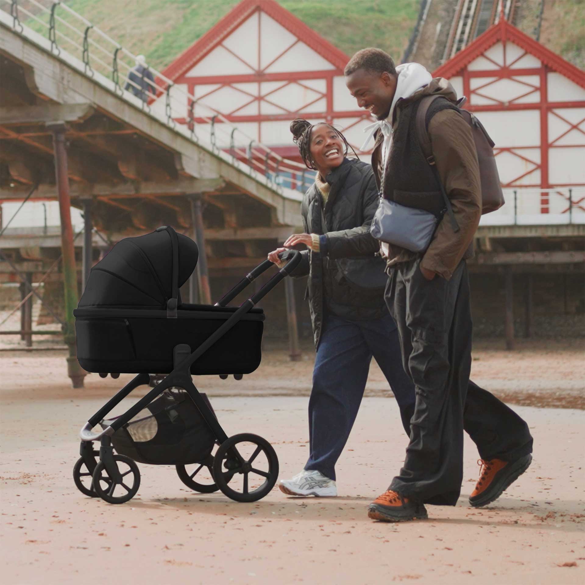 Silver Cross Cove Ultimate Maxi-Cosi Travel System in Onyx Travel Systems