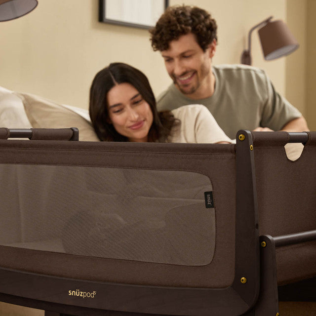 SnuzPod 5 Bedside Crib in Chocolate