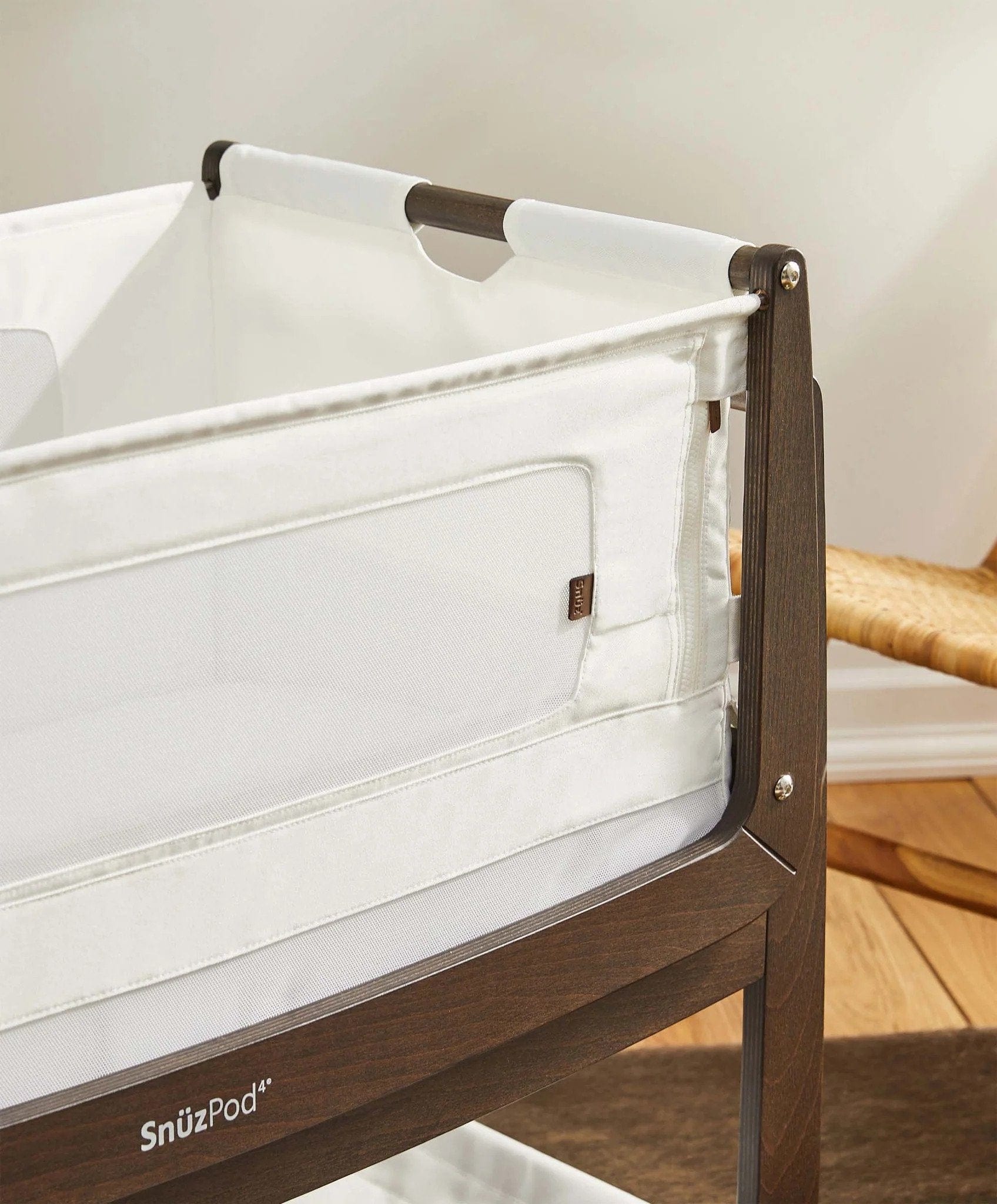 SnuzPod4 Bedside Crib in Ebony Cot Beds FN014K 5060730245336