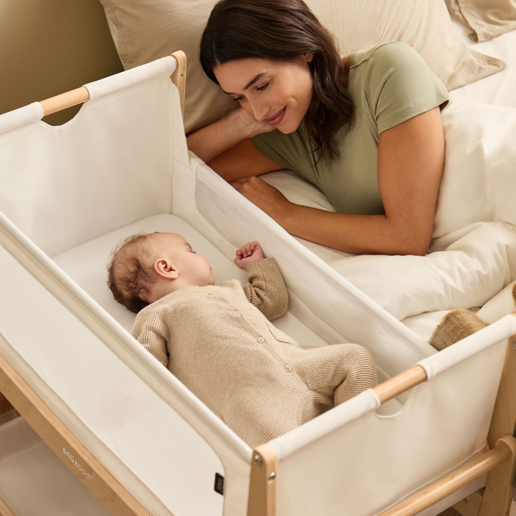 SnuzPod 5 Bedside Crib in Natural Cribs