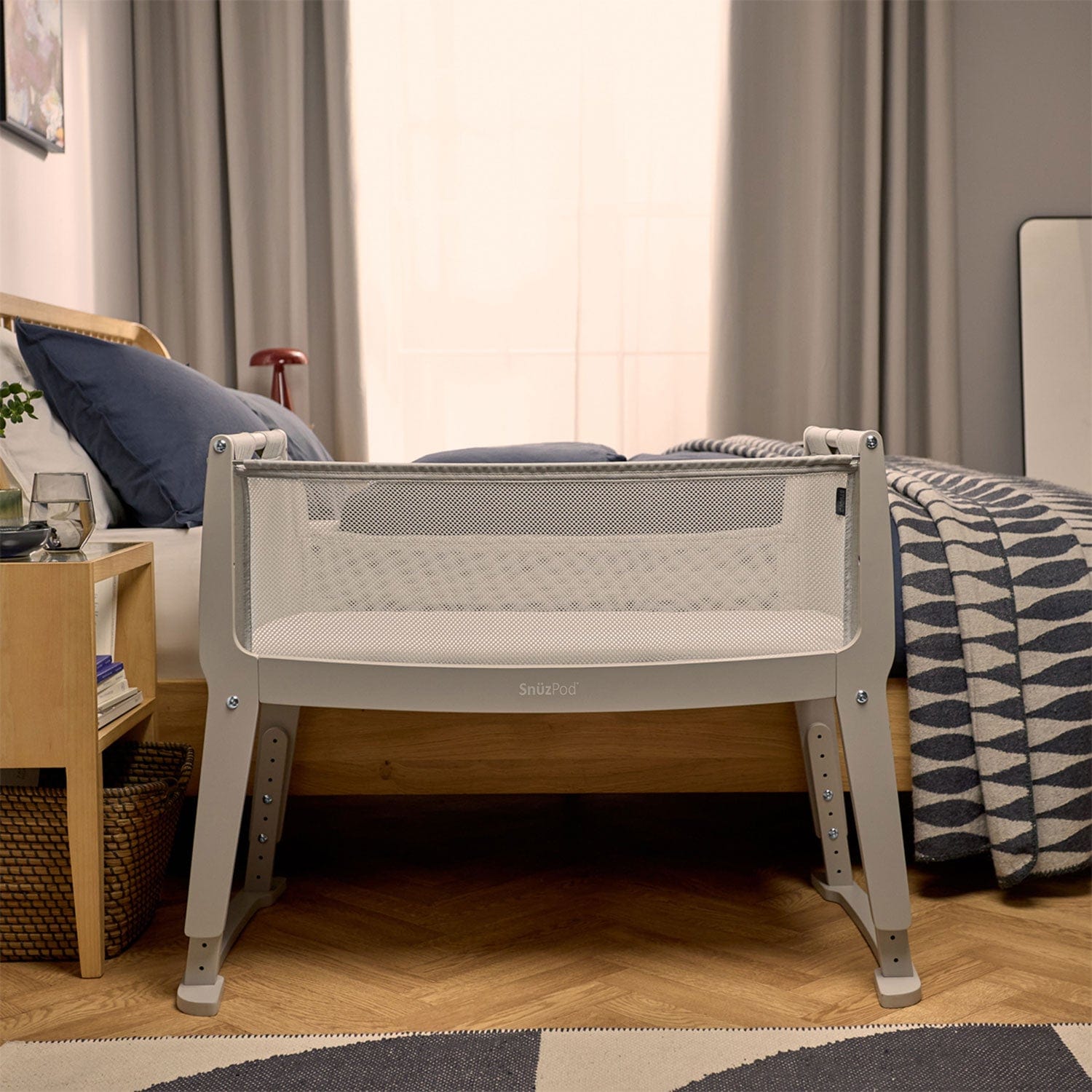 SnuzPod Studio Bedside Crib in Oslo Grey Cribs FN032D 5060730247019