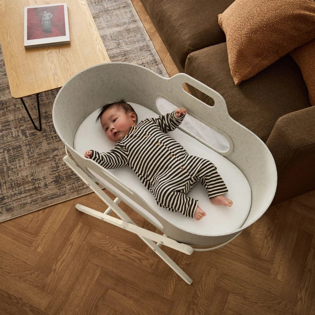 SnüzPod Baskit with Cashmere Stand in Barley Moses Baskets & Stands FSB001DF 5061061510384