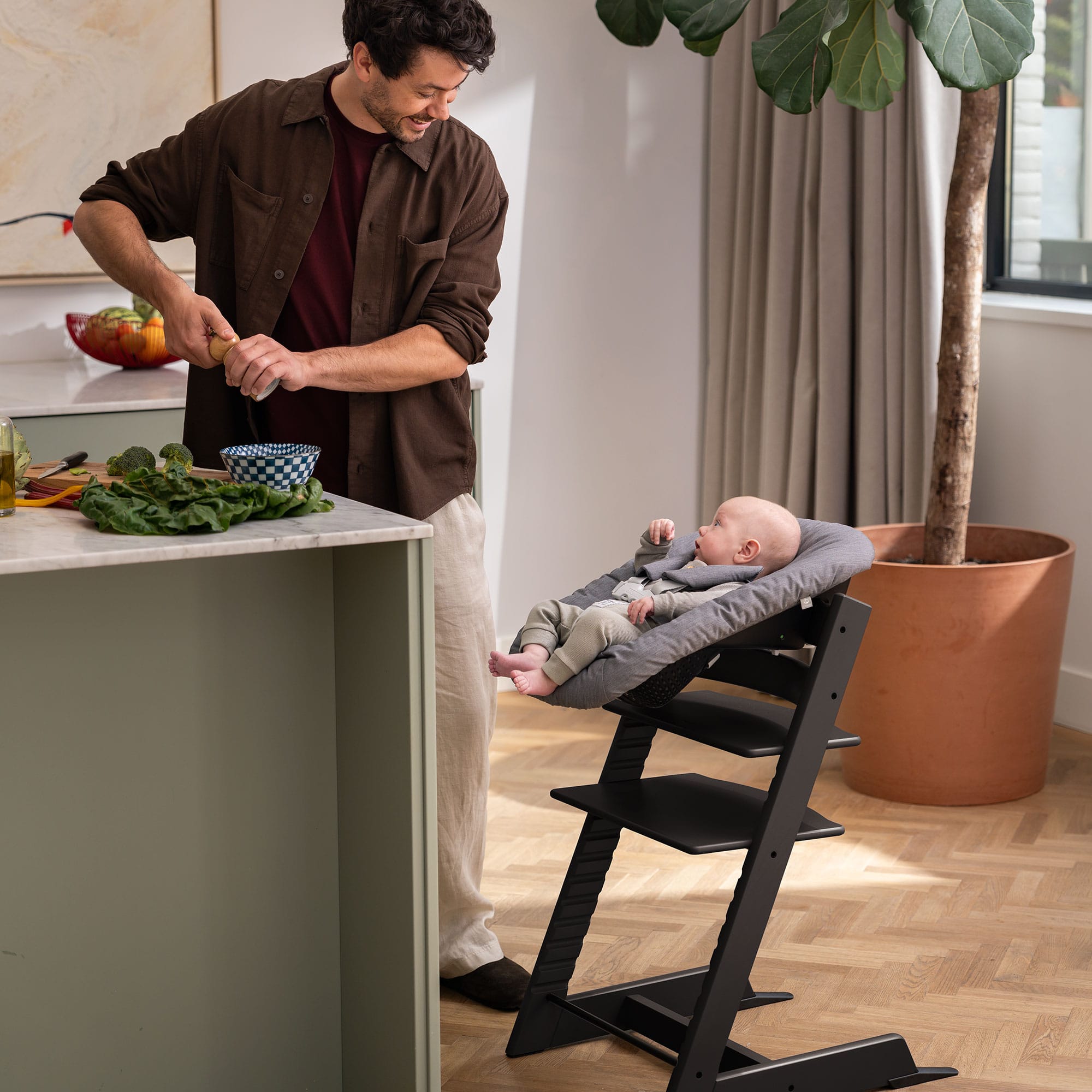 Stokke Tripp Trapp Highchair Newborn & Baby Set Bundle in Black Baby Highchairs 21168-CHR-NBN-BBY-BL 7040351001038