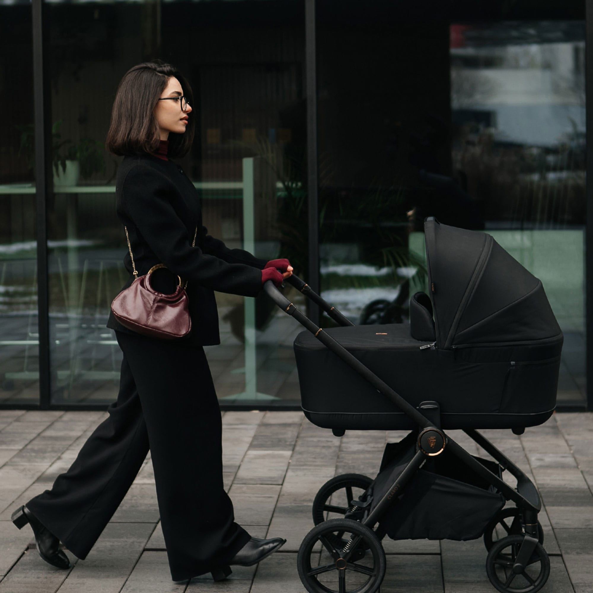 Venicci Claro 2 Essential Bundle in Noir Baby Prams 2001410201 5905261336491